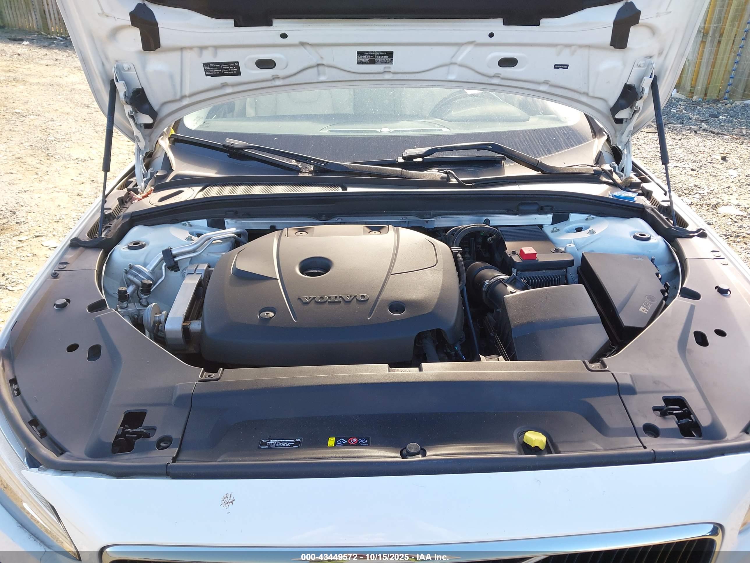 VOLVO S90 image 10