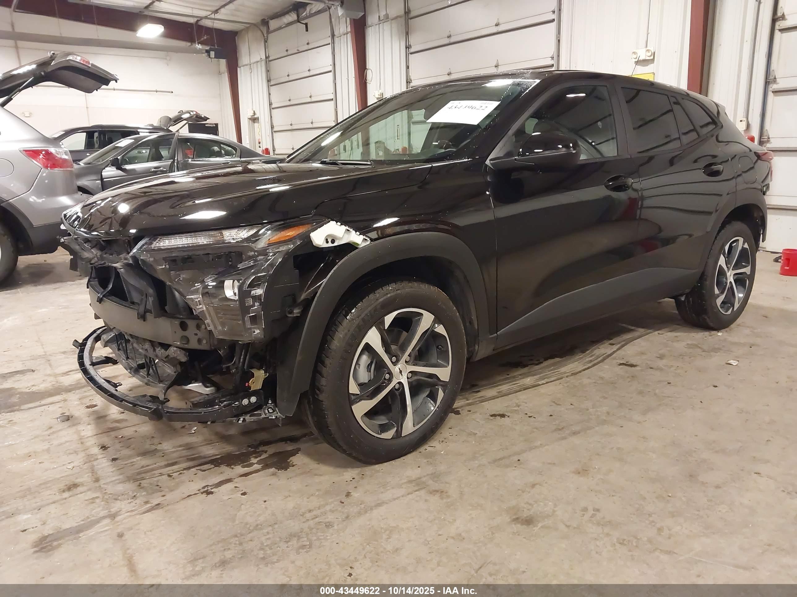CHEVROLET TRAX image 2