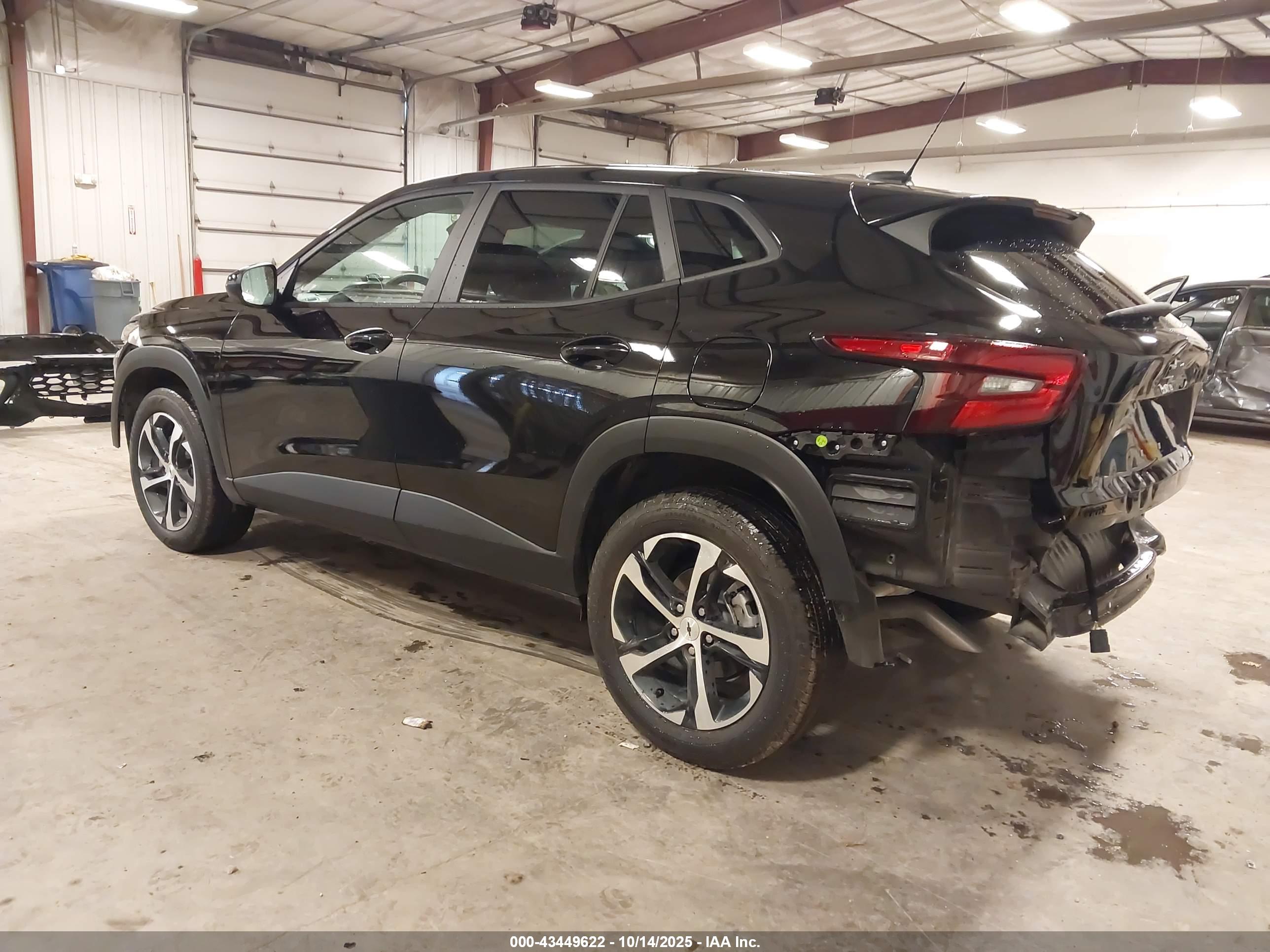 CHEVROLET TRAX image 3