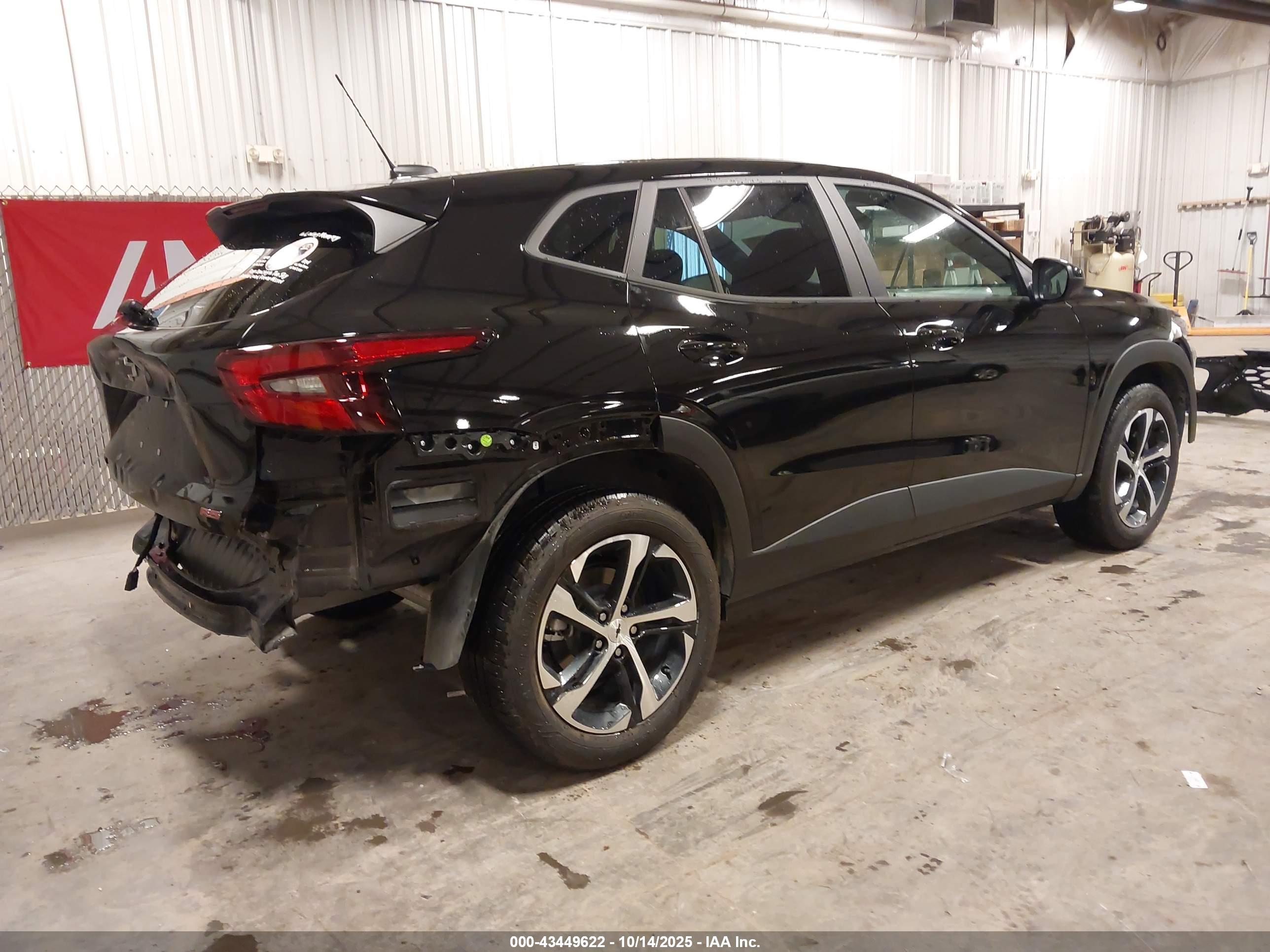 CHEVROLET TRAX image 4