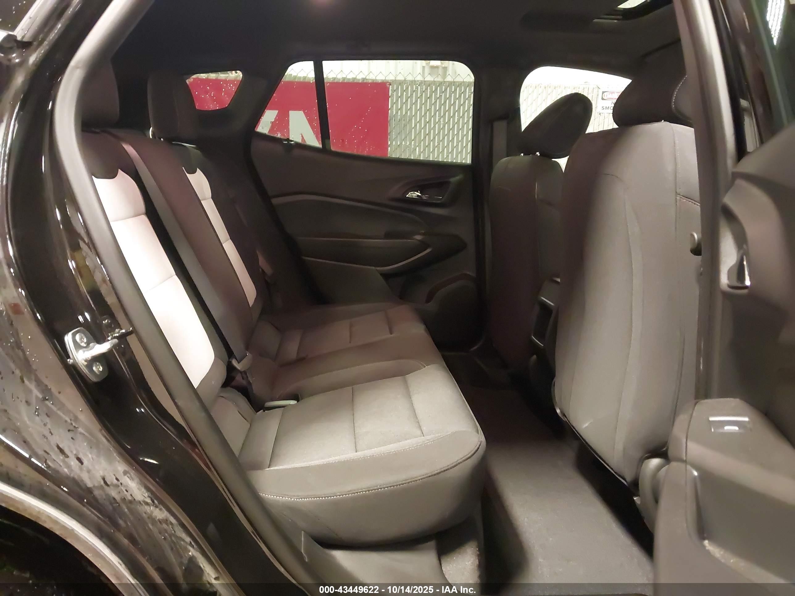 CHEVROLET TRAX image 8