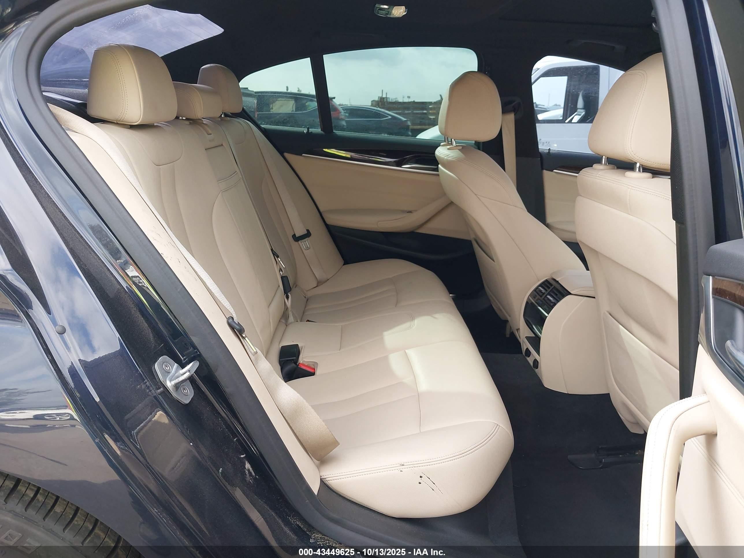 BMW 530E image 8