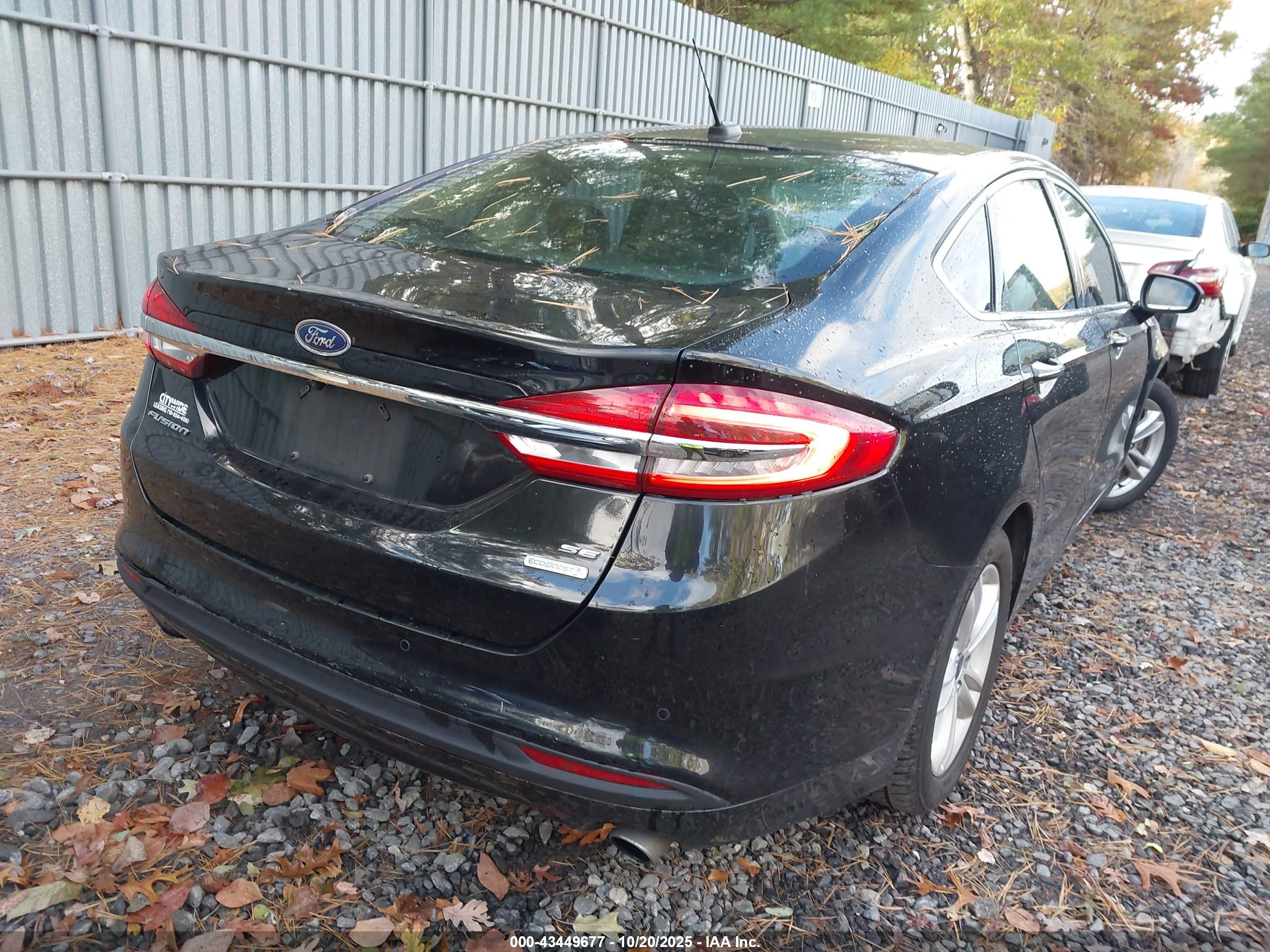 FORD FUSION image 4