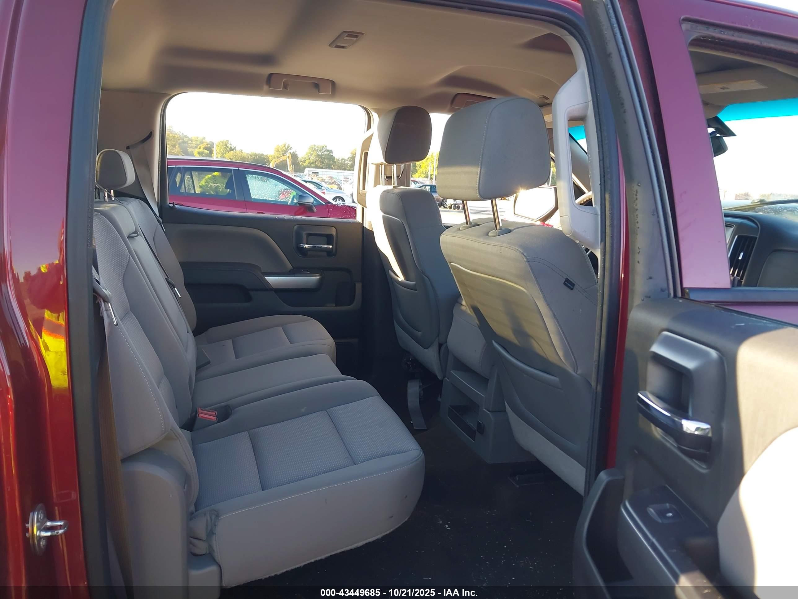 CHEVROLET SILVERADO image 8