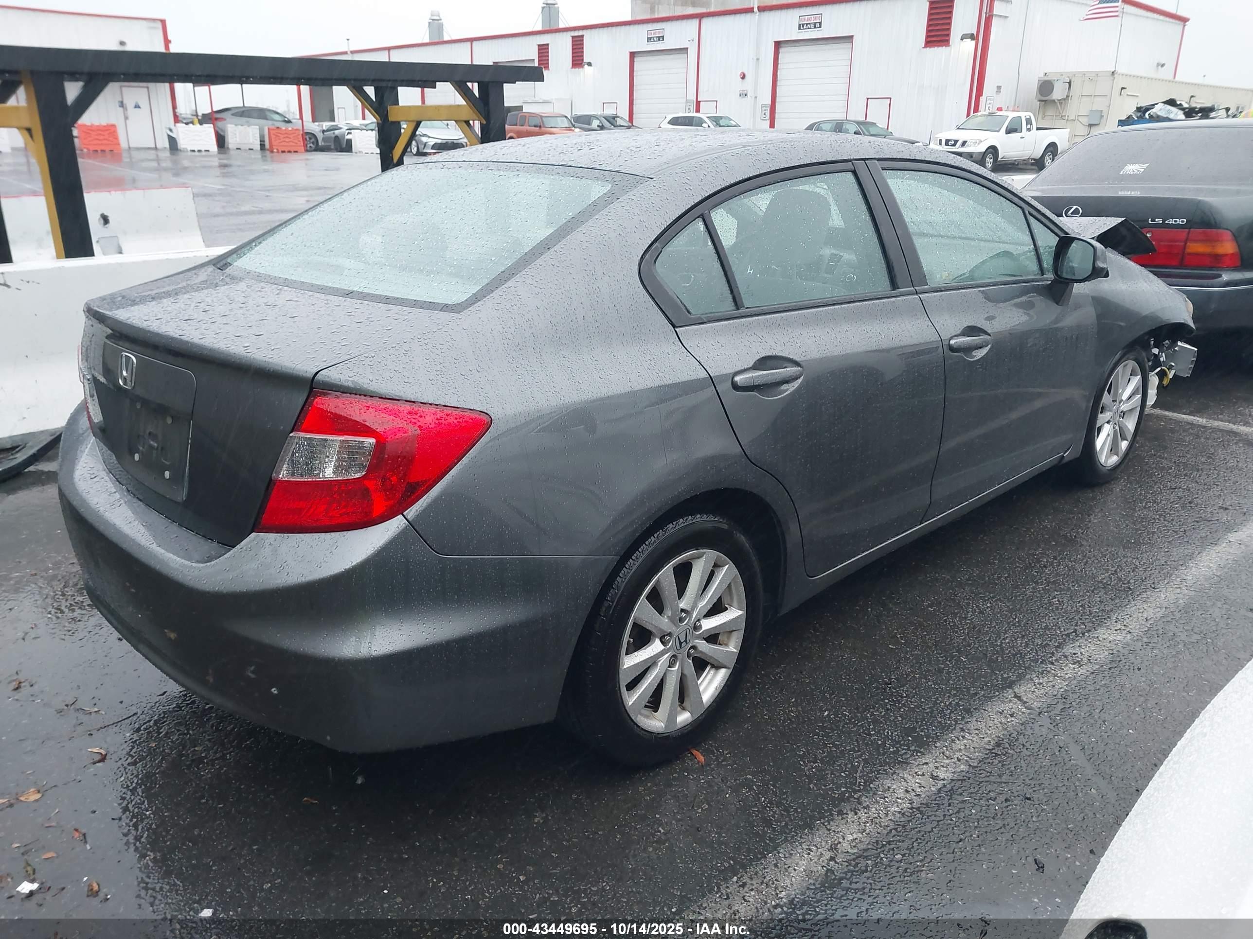 HONDA CIVIC image 4