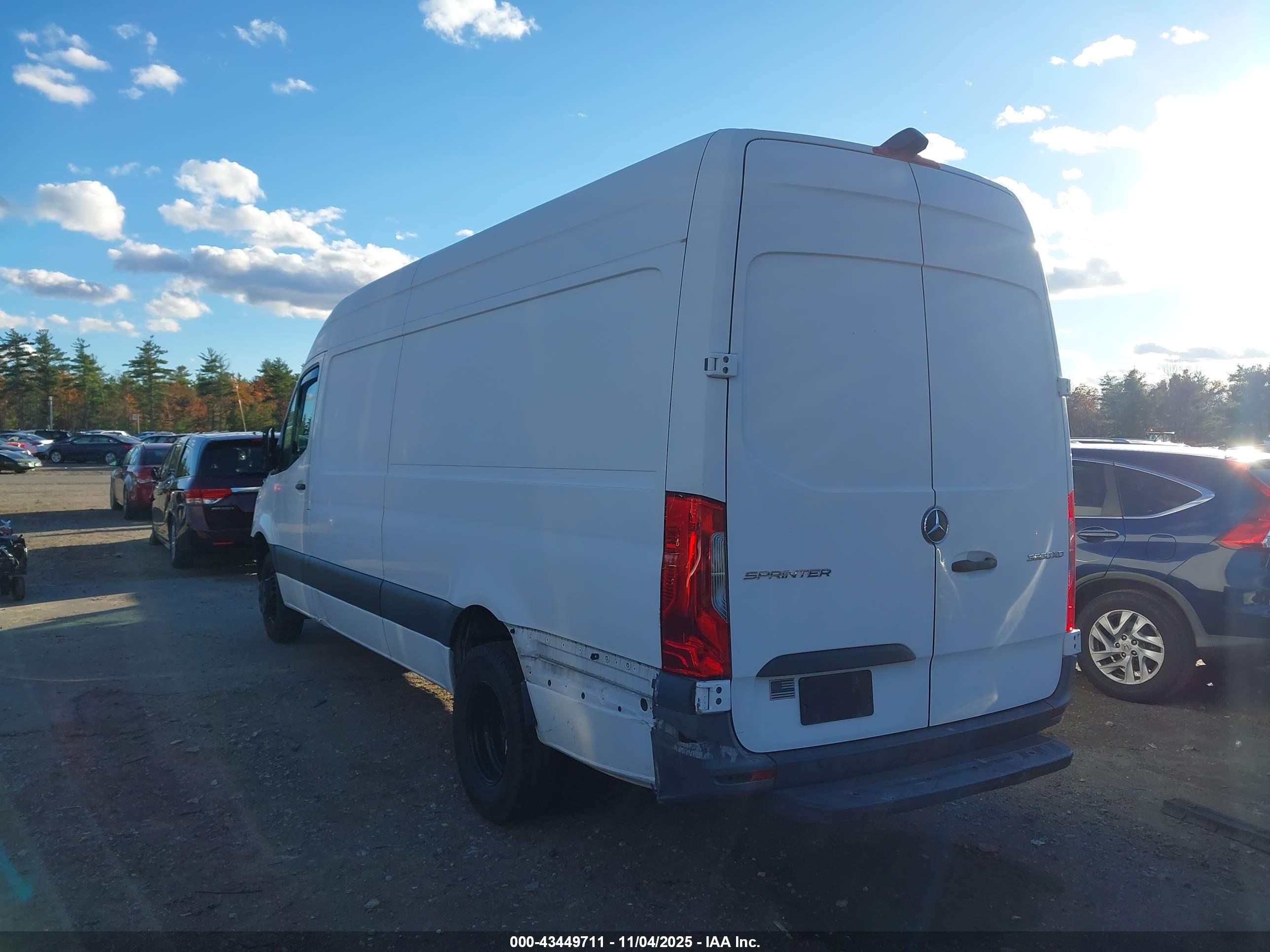 MERCEDES-BENZ SPRINTER image 3