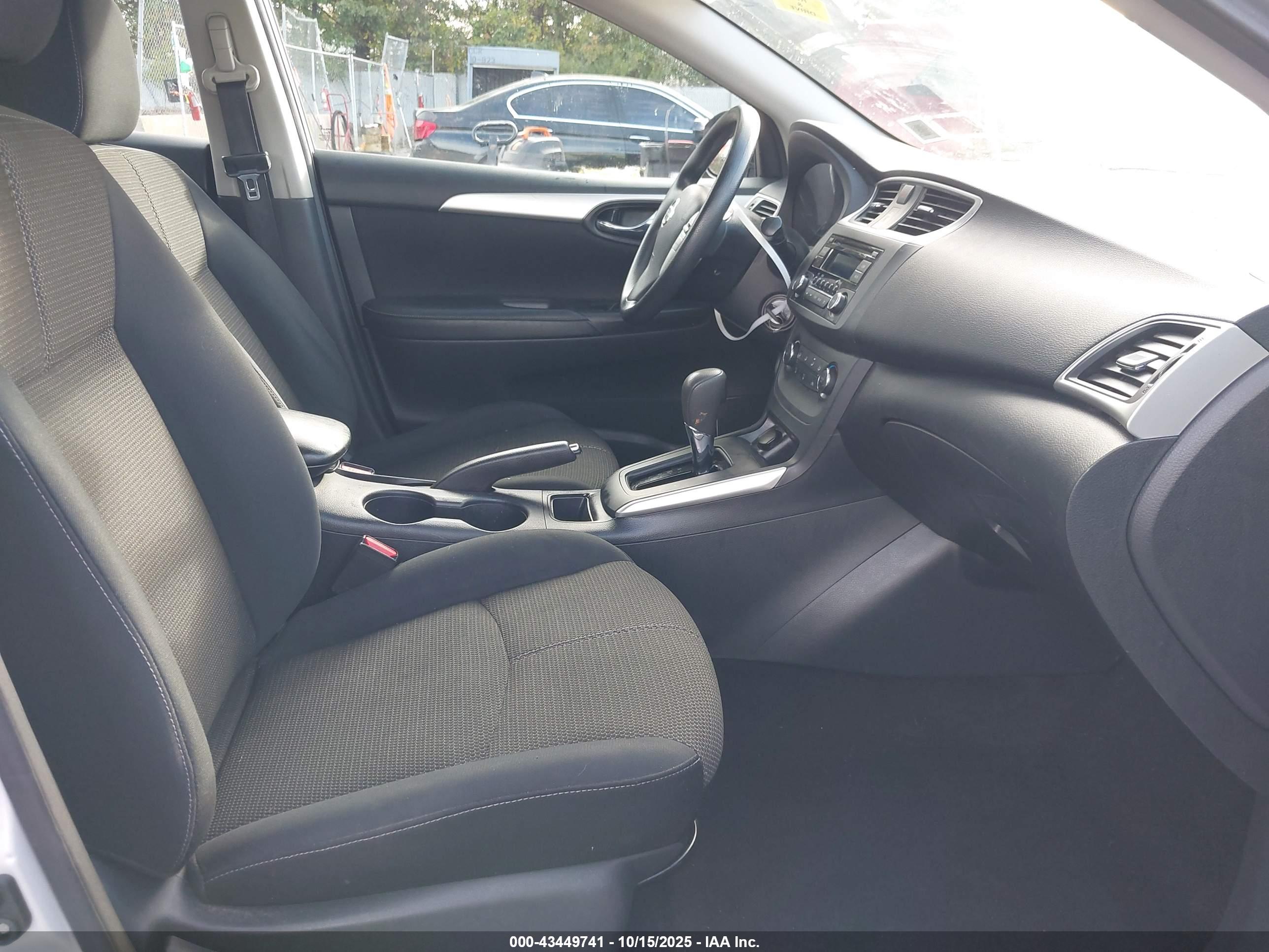 NISSAN SENTRA image 5