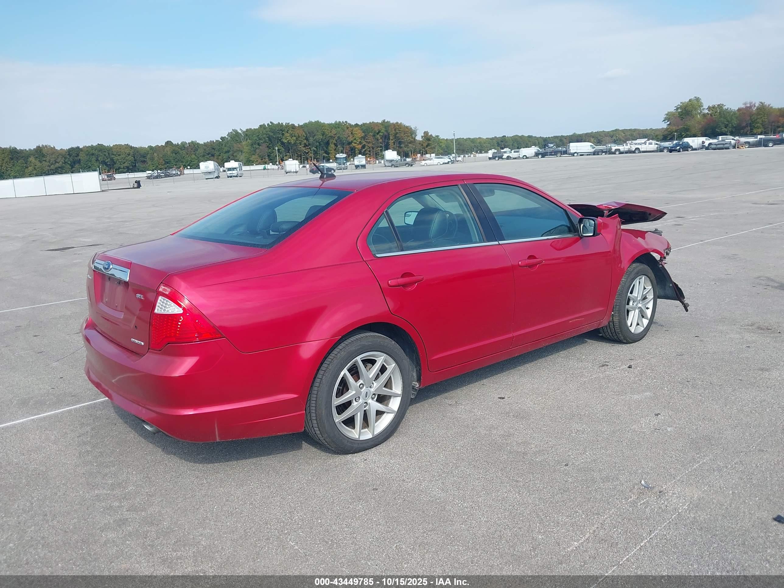 FORD FUSION image 4