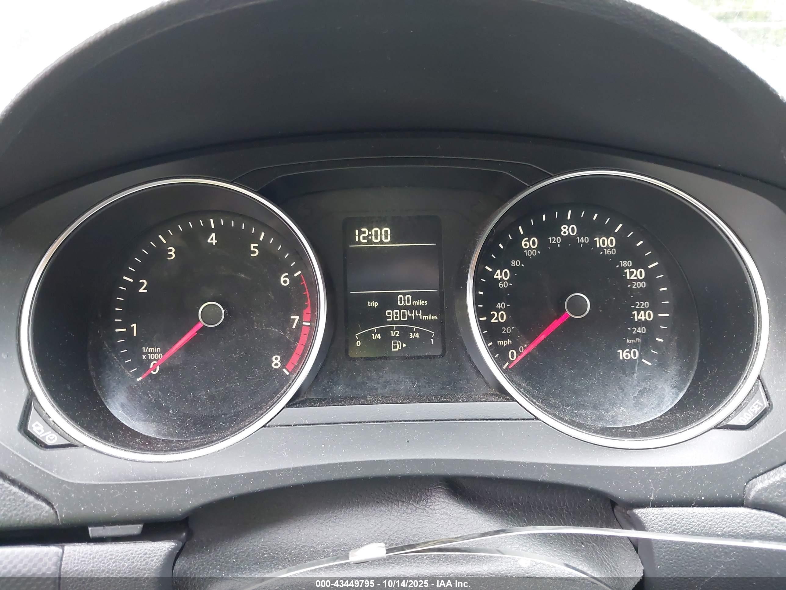 VOLKSWAGEN JETTA image 7