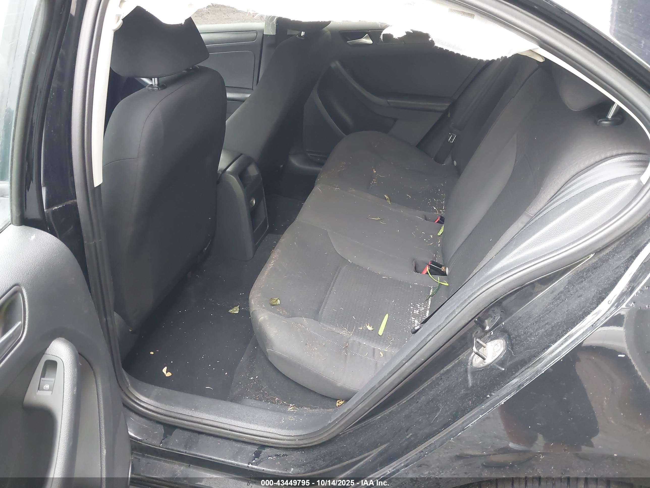 VOLKSWAGEN JETTA image 8