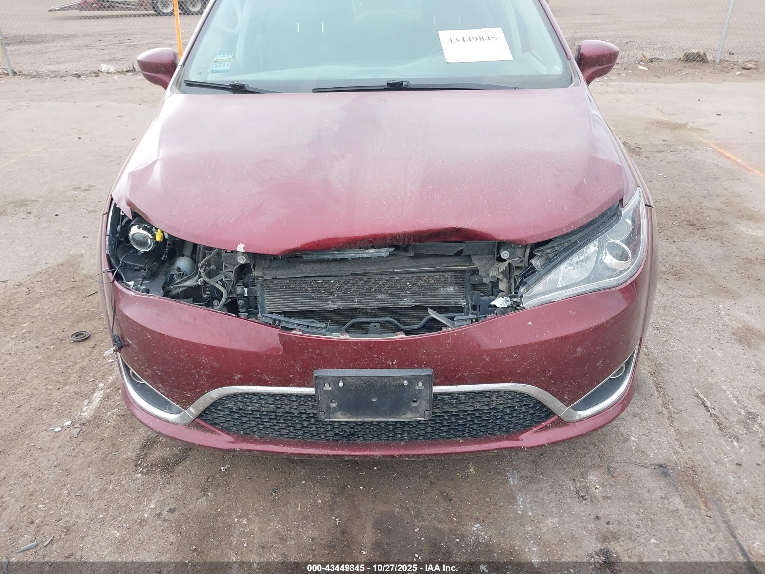 CHRYSLER PACIFICA image 6