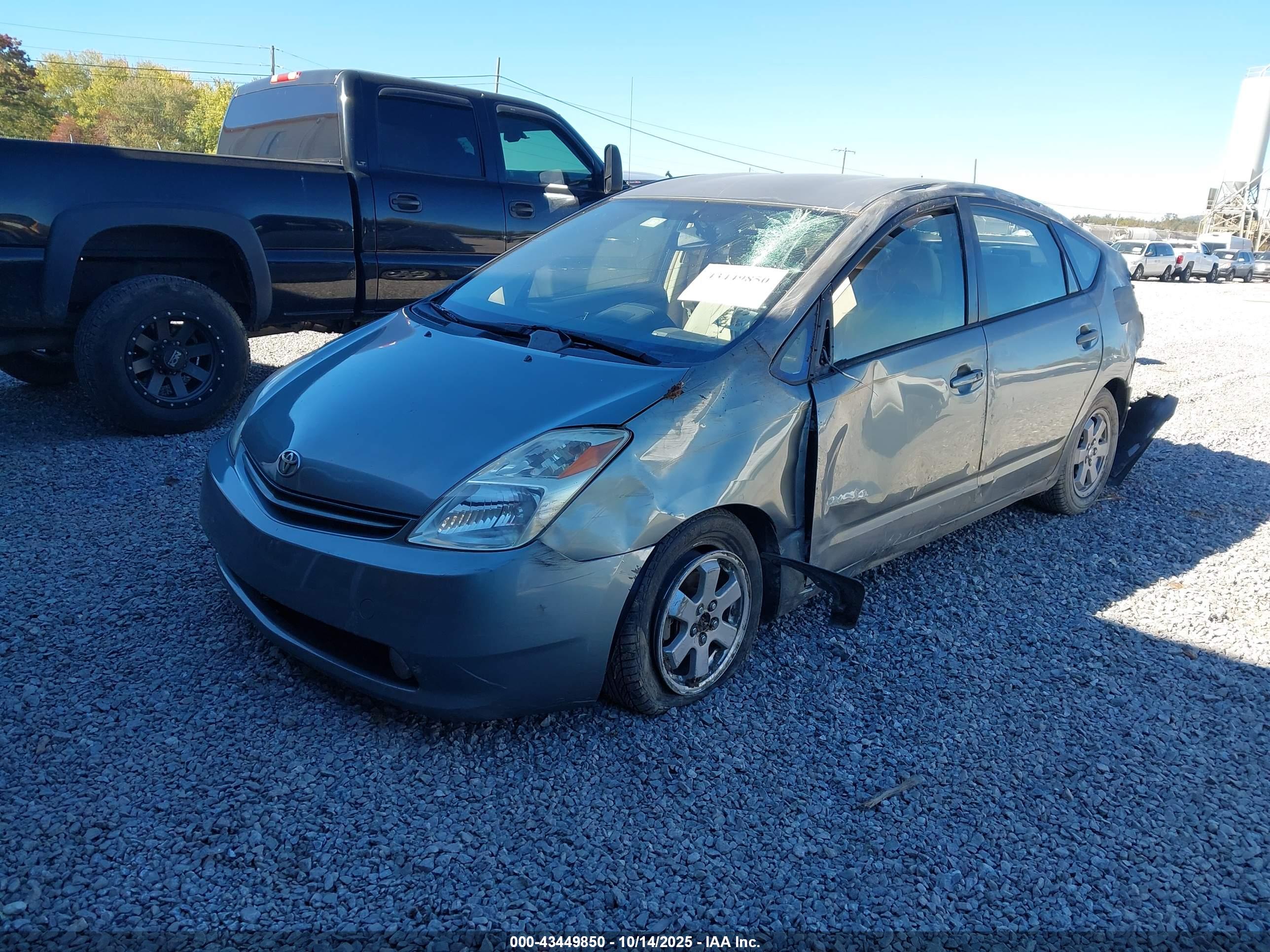 TOYOTA PRIUS image 2