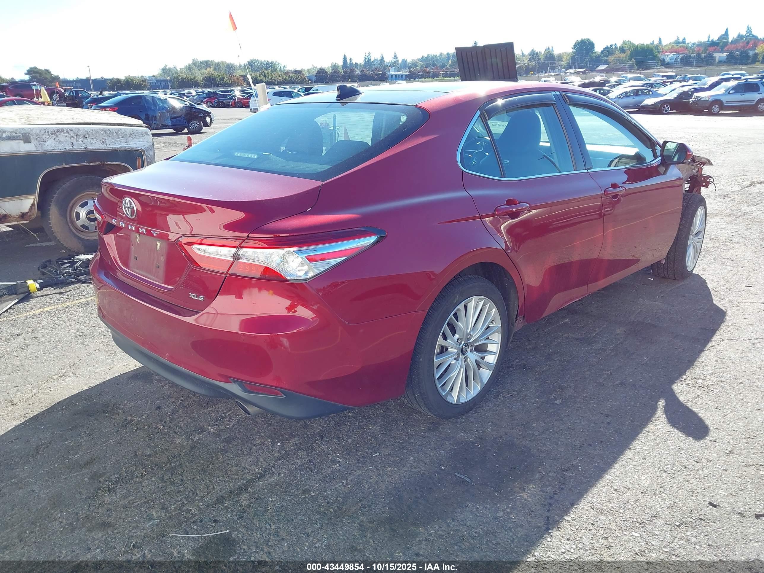 TOYOTA CAMRY image 4