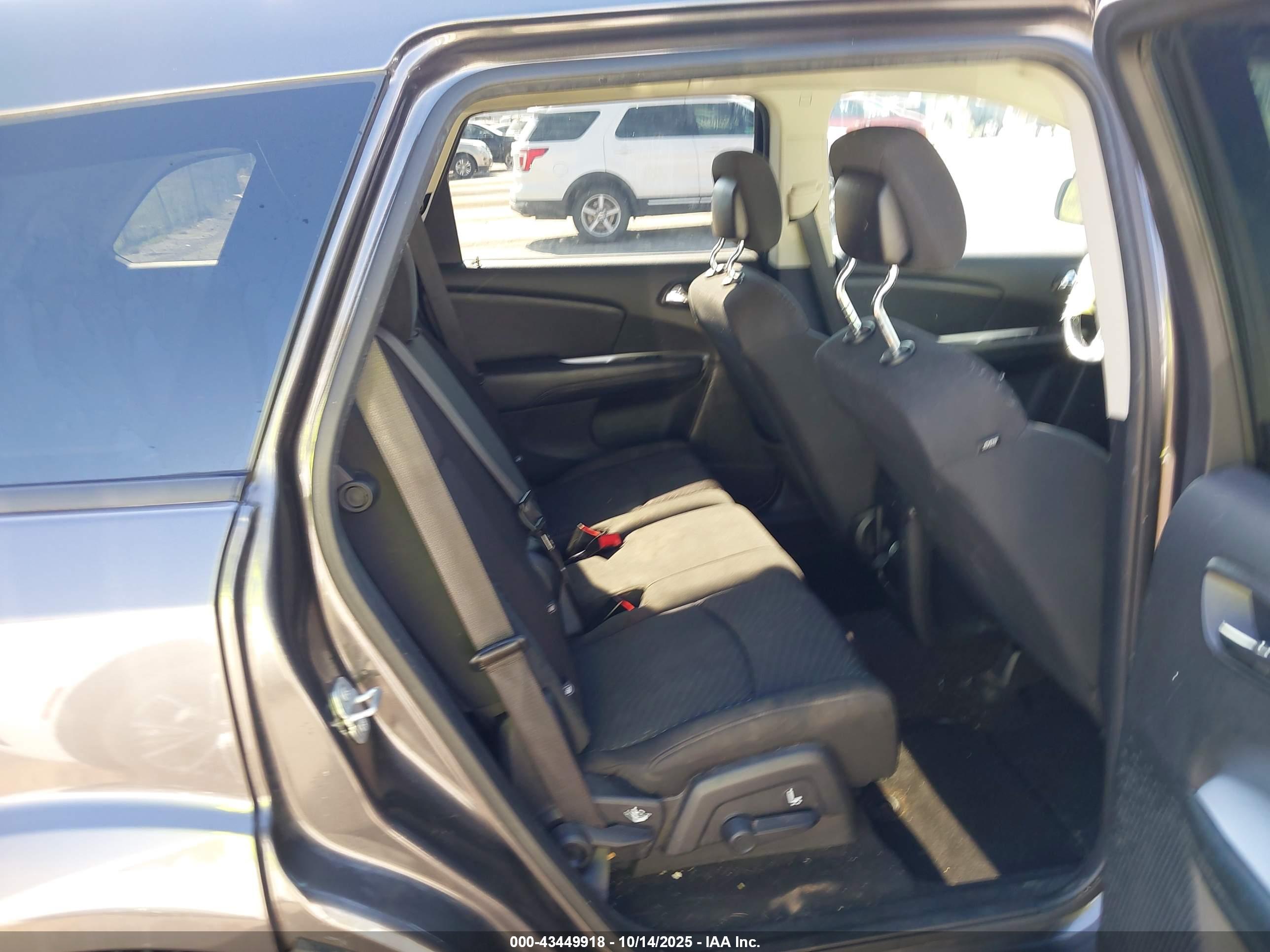DODGE JOURNEY image 8