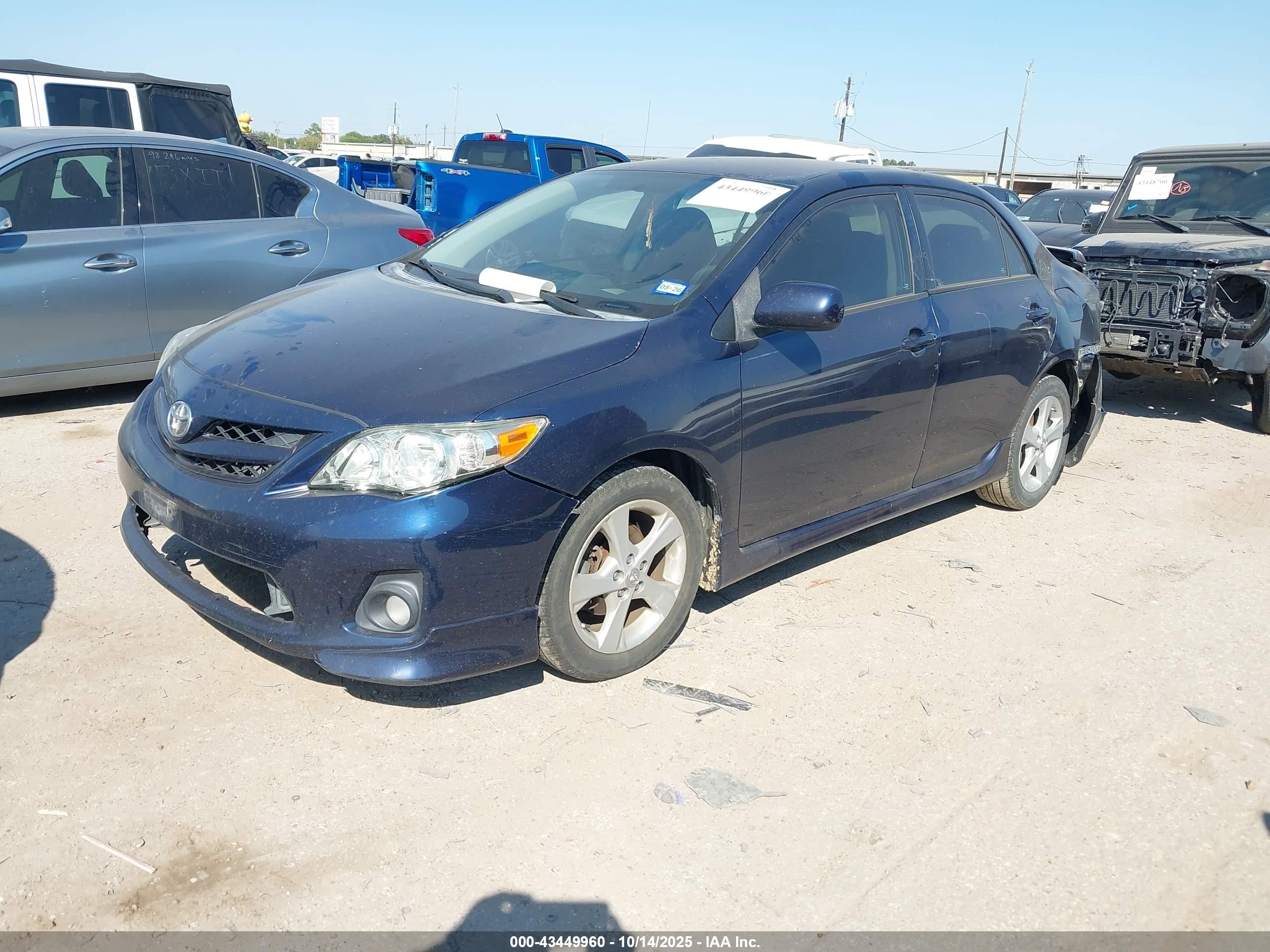 TOYOTA COROLLA image 2