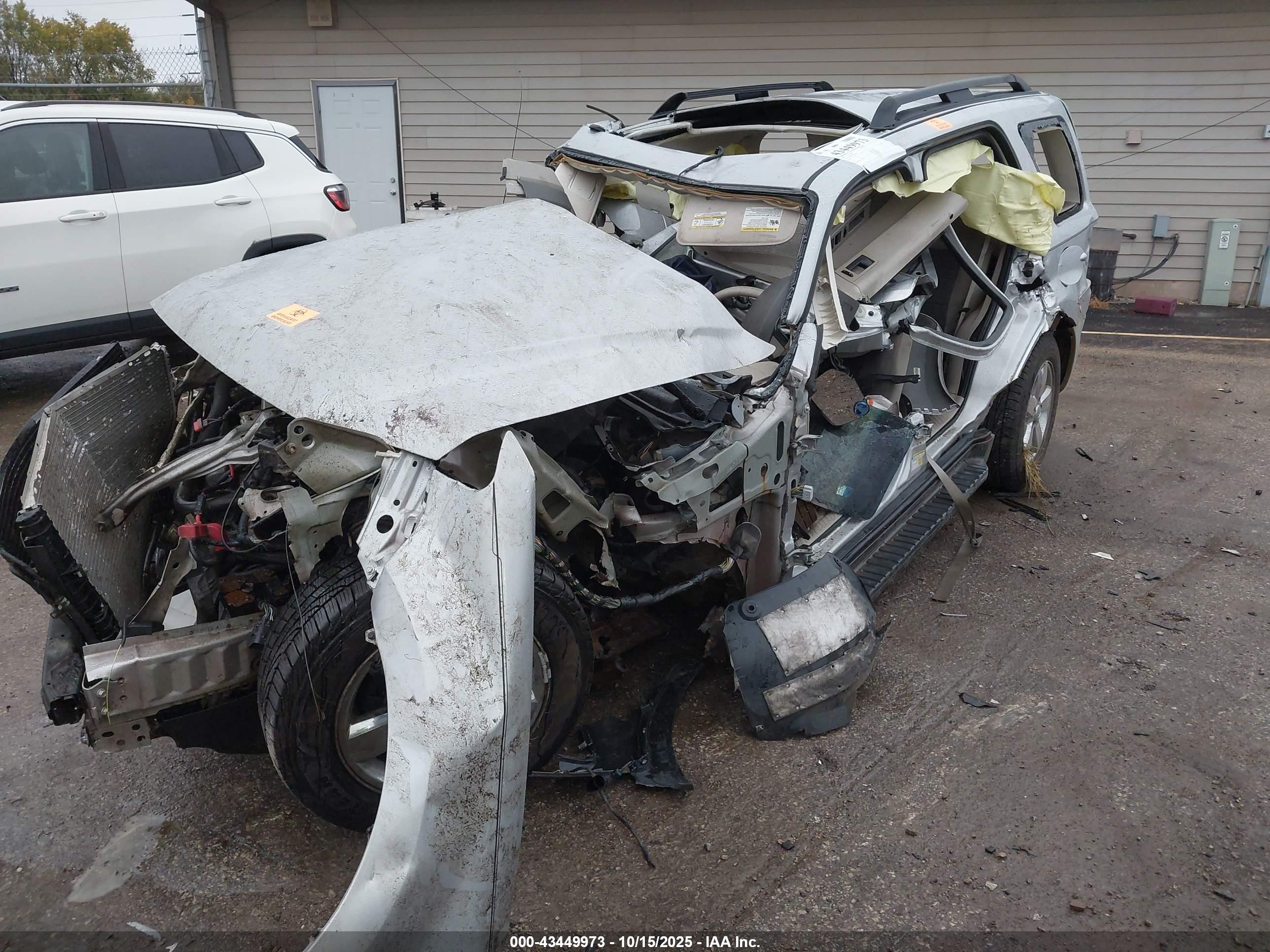 FORD ESCAPE image 2