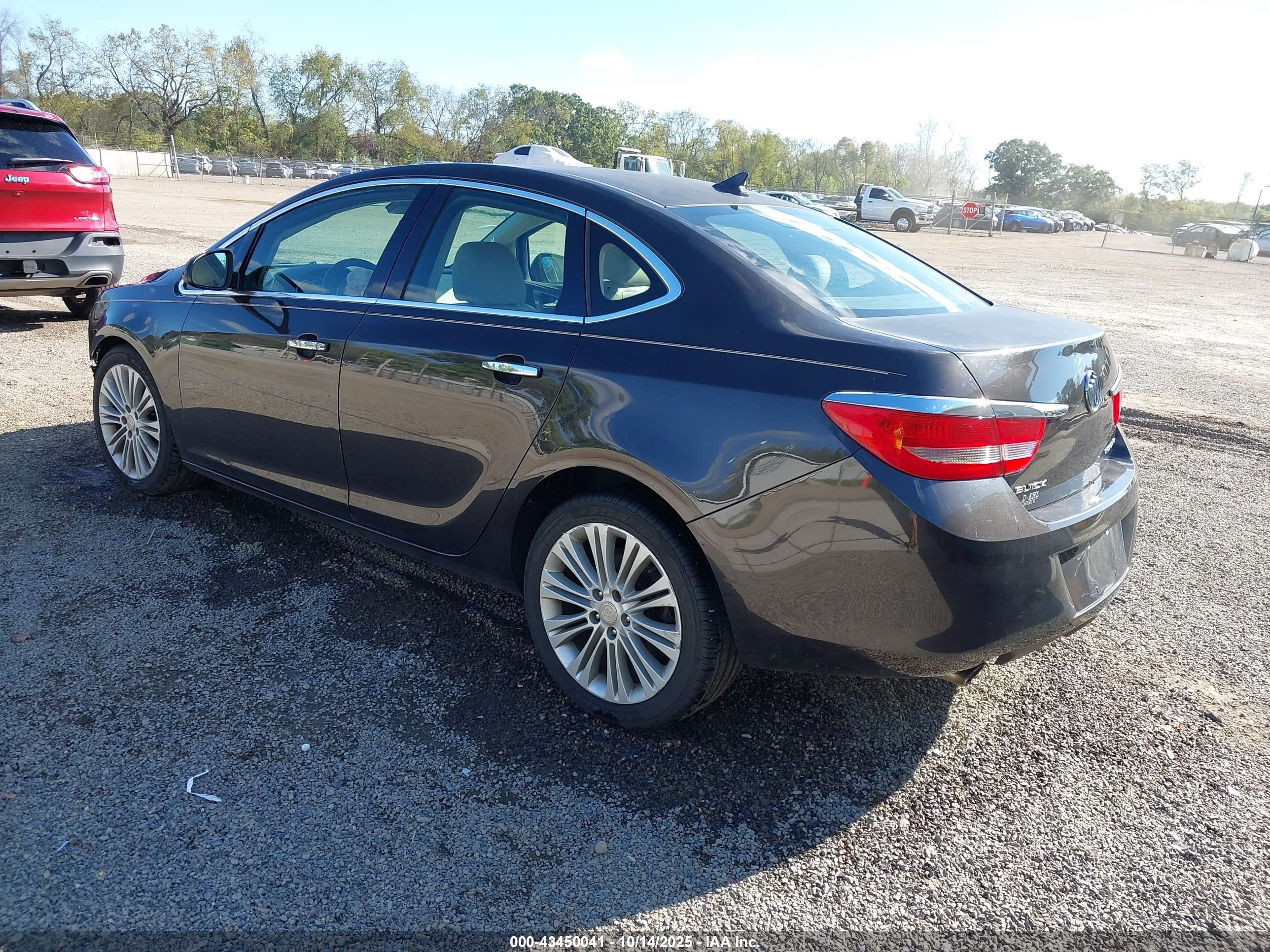 BUICK VERANO image 3
