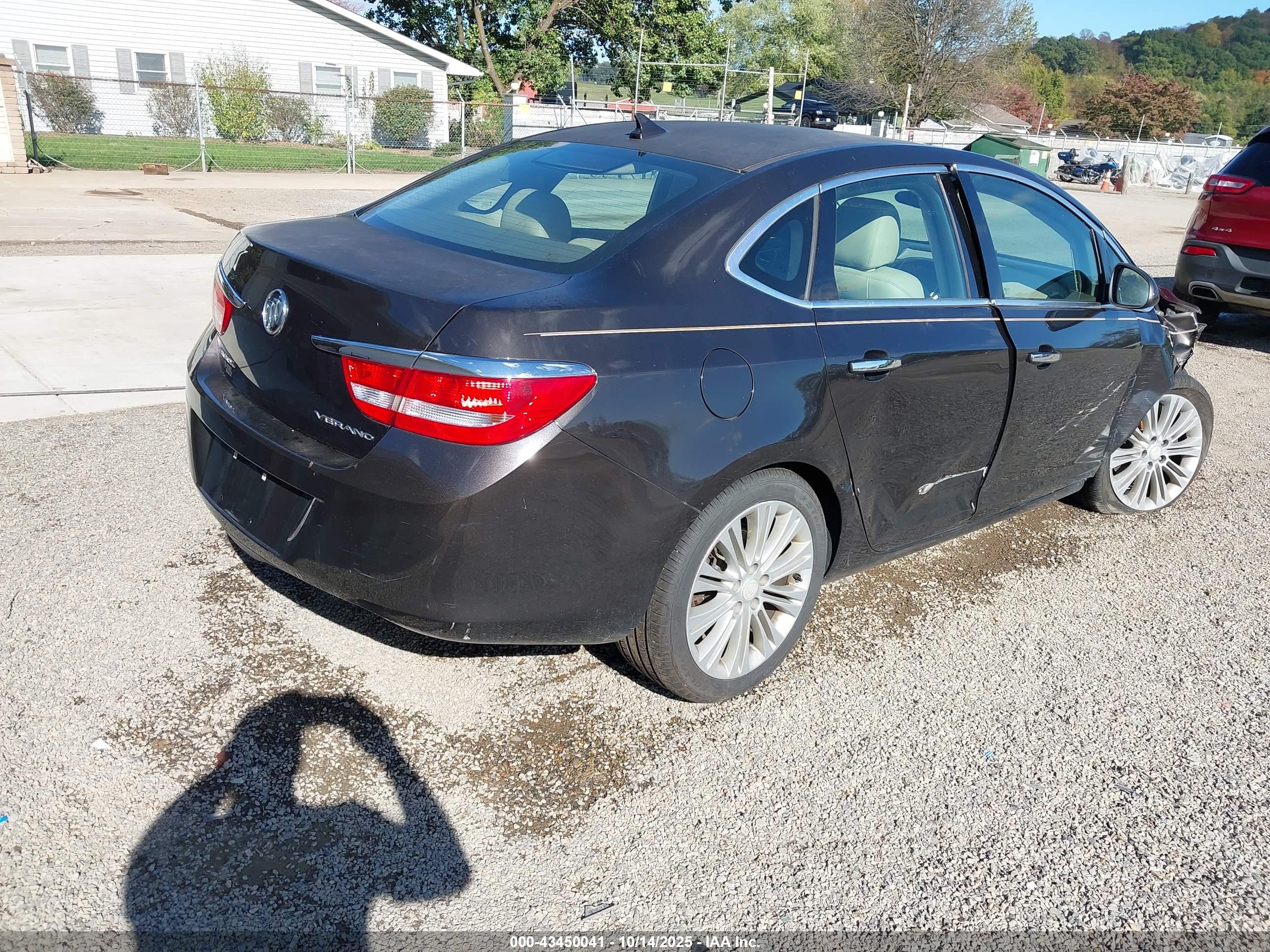 BUICK VERANO image 4