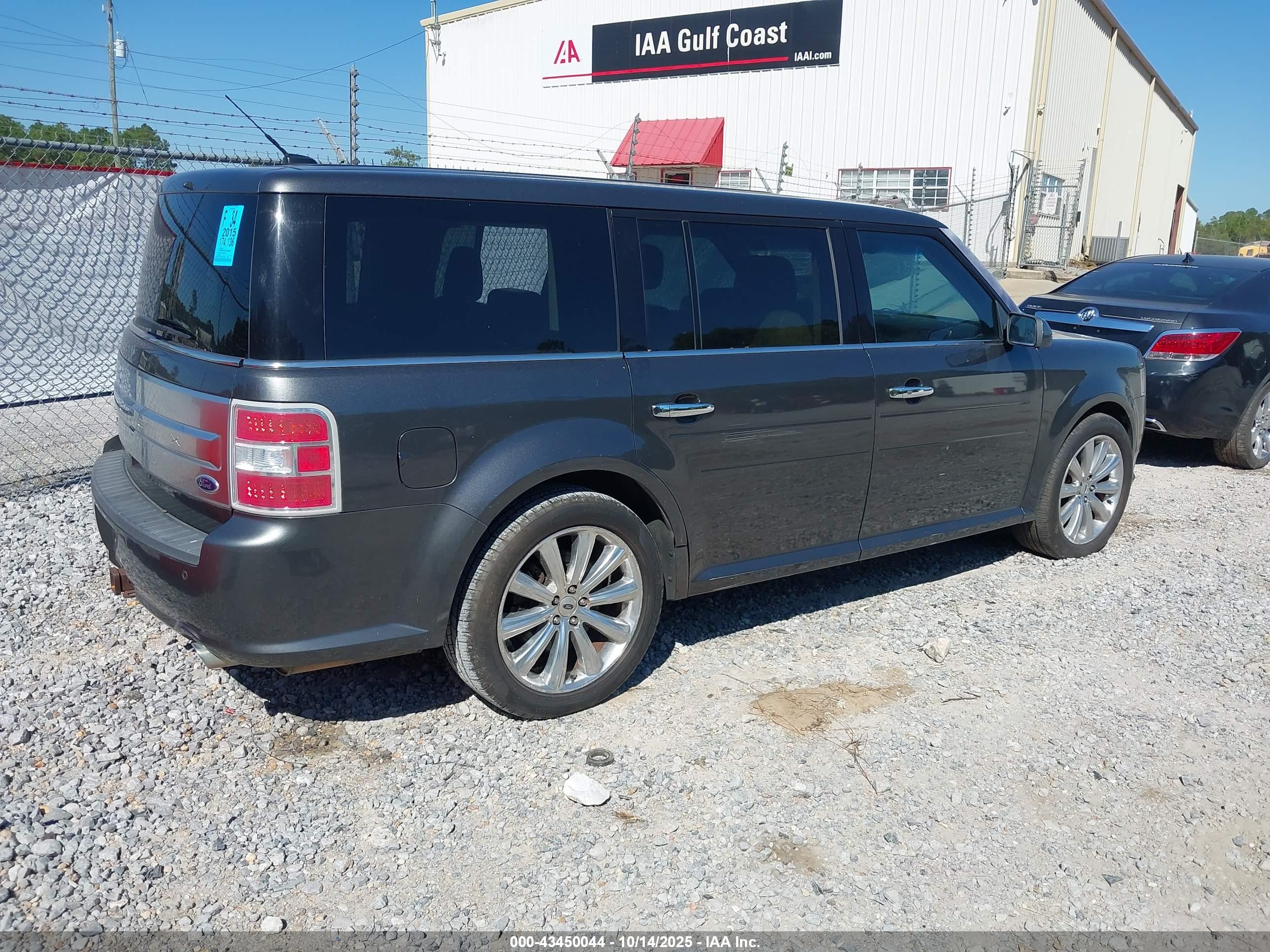 FORD FLEX image 4