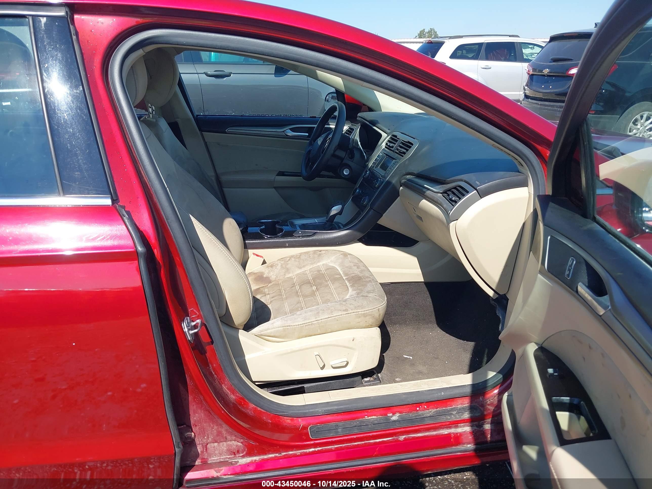 FORD FUSION image 5