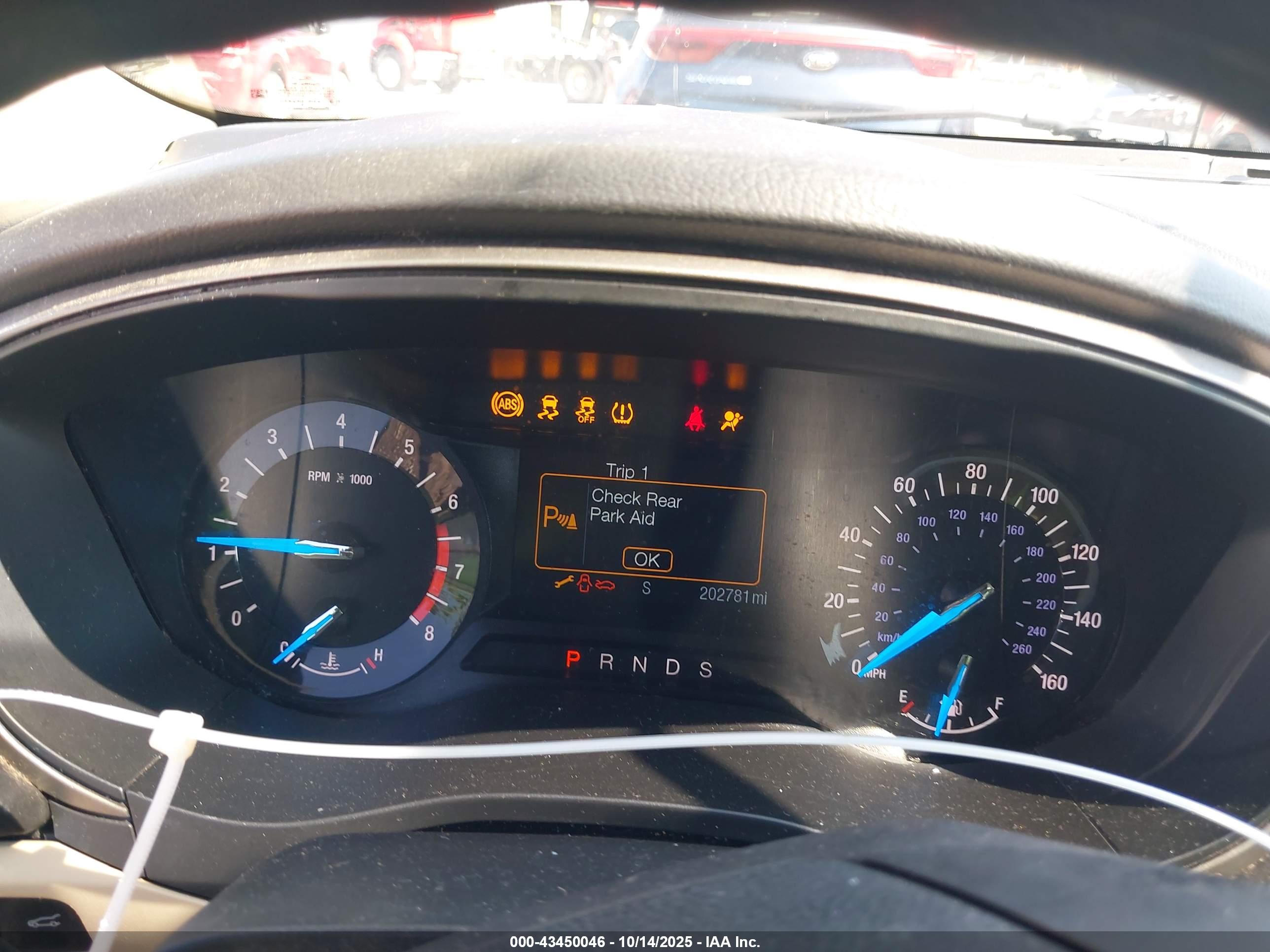 FORD FUSION image 7