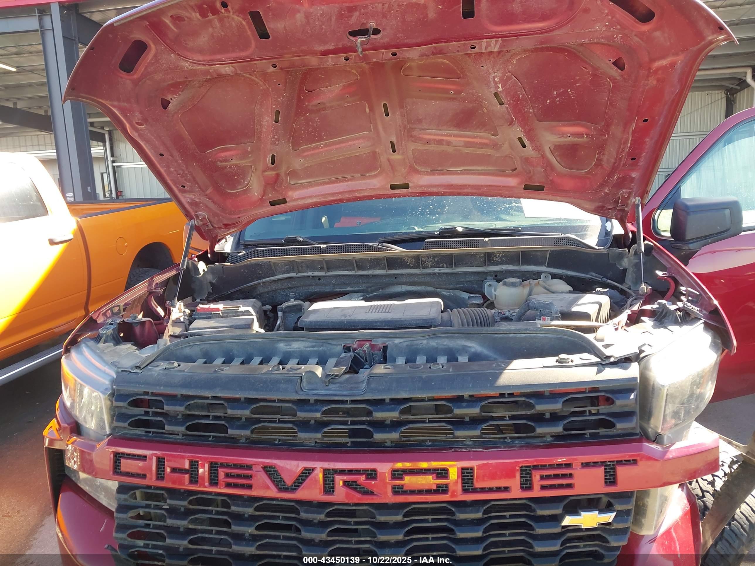 CHEVROLET SILVERADO image 10