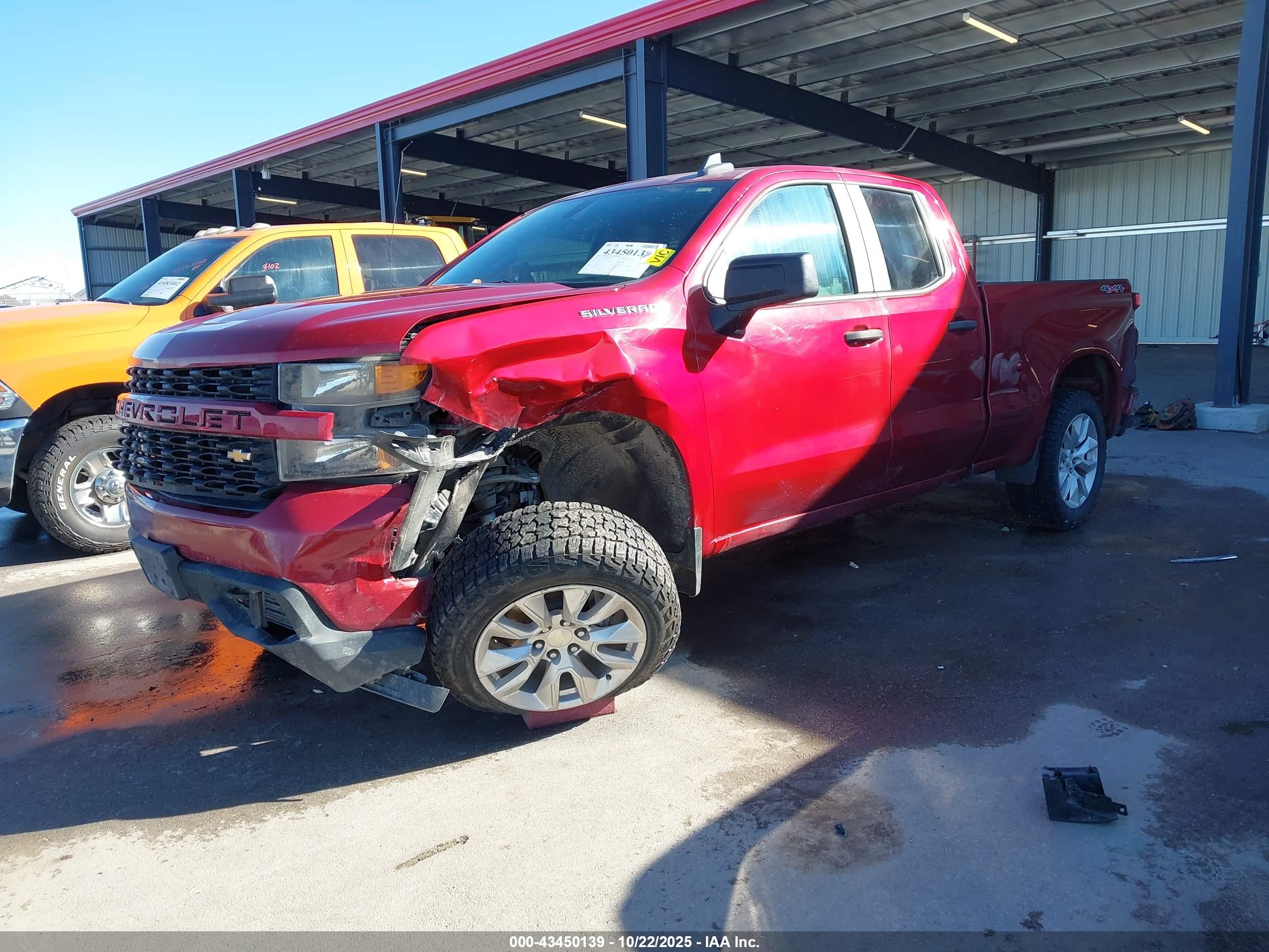 CHEVROLET SILVERADO image 2