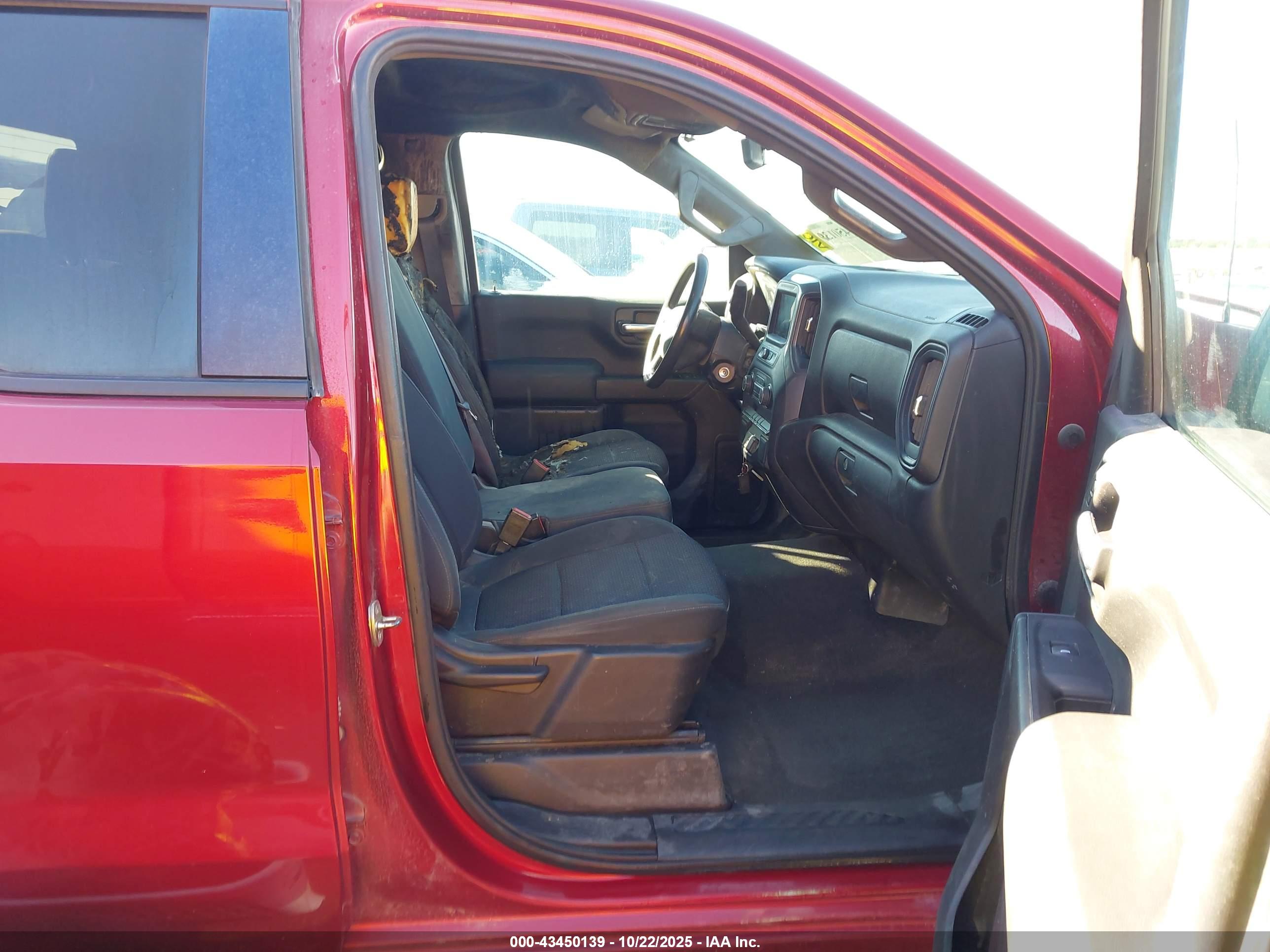 CHEVROLET SILVERADO image 5