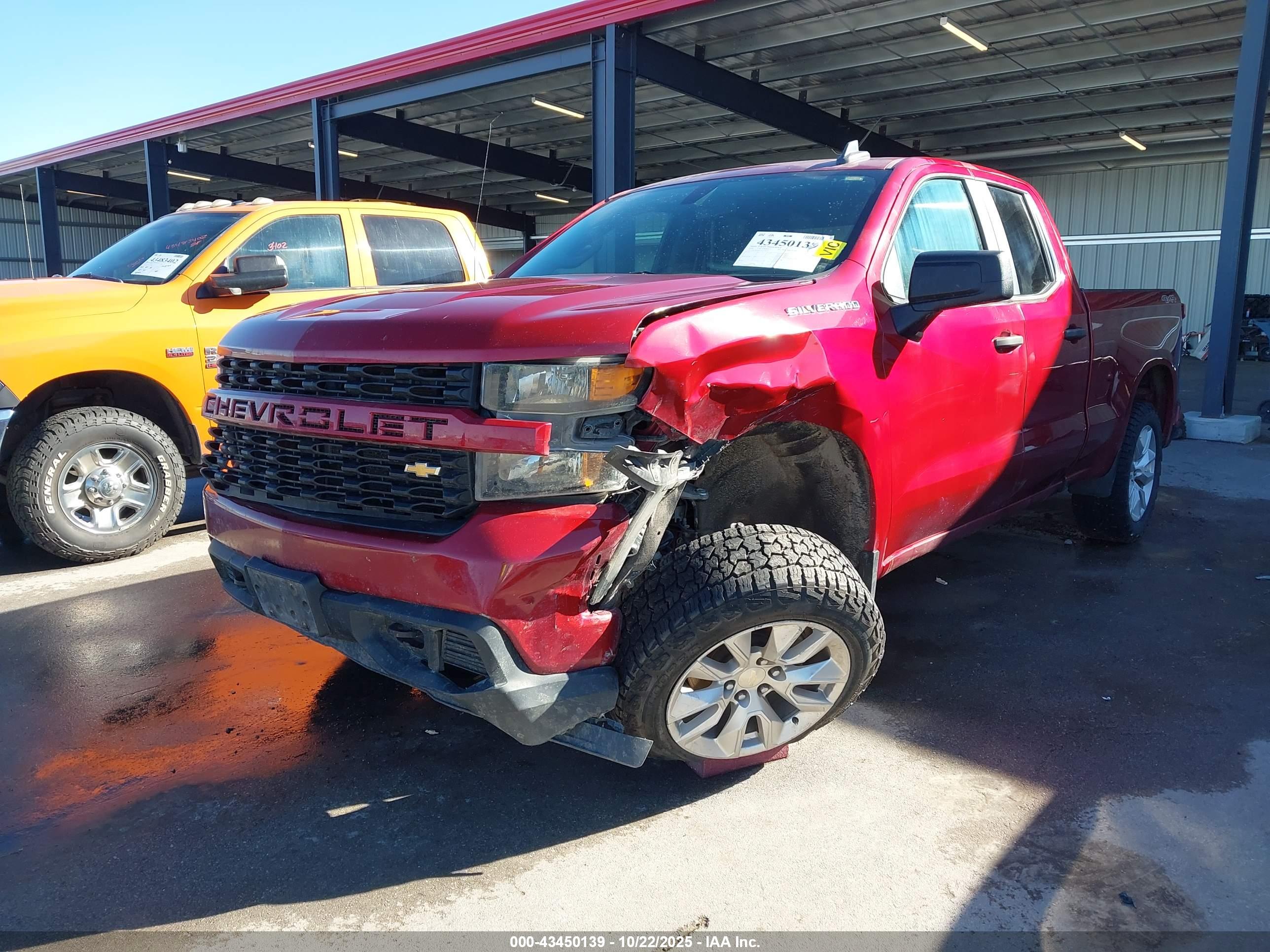 CHEVROLET SILVERADO image 6