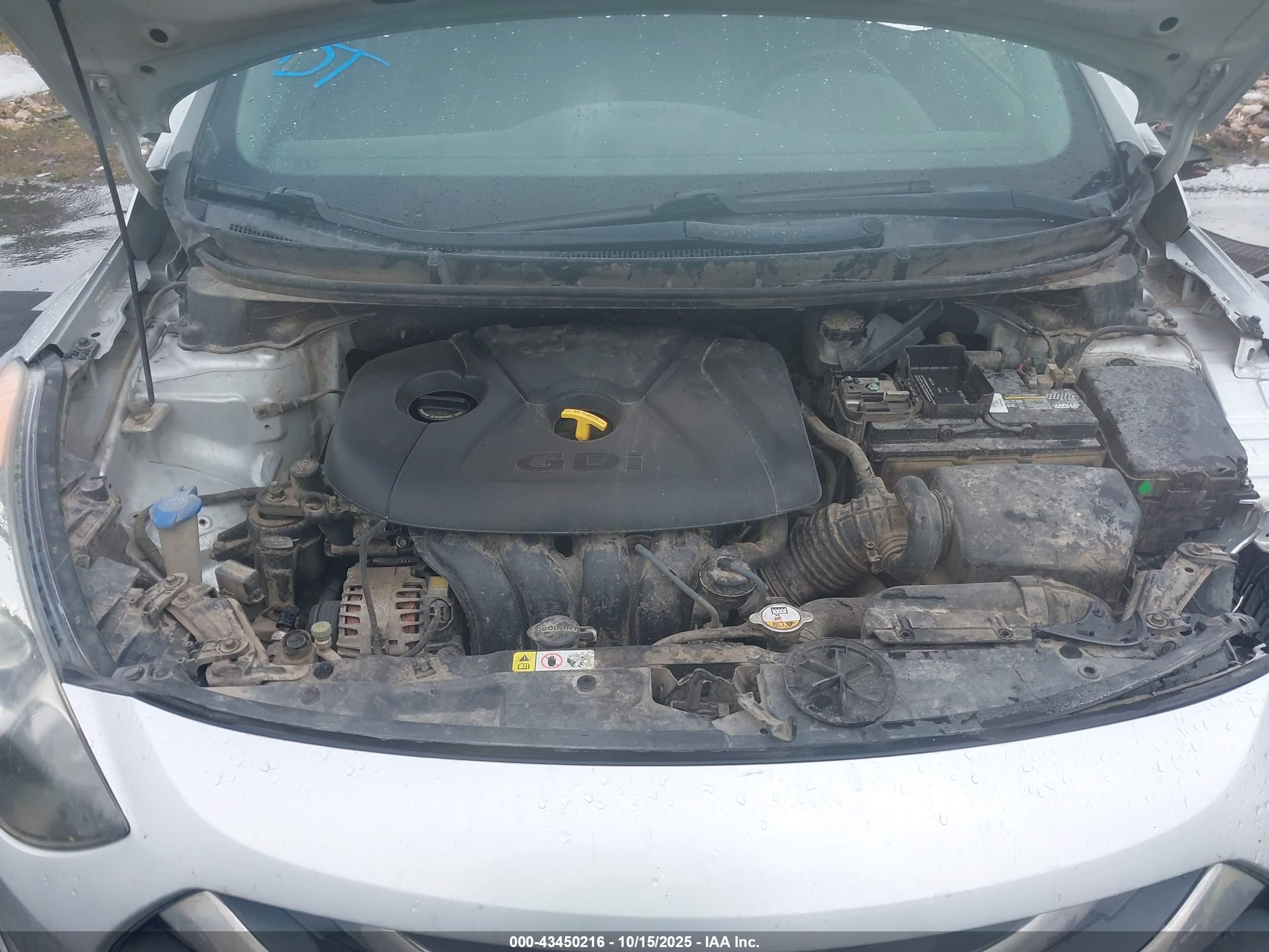 HYUNDAI ELANTRA image 10