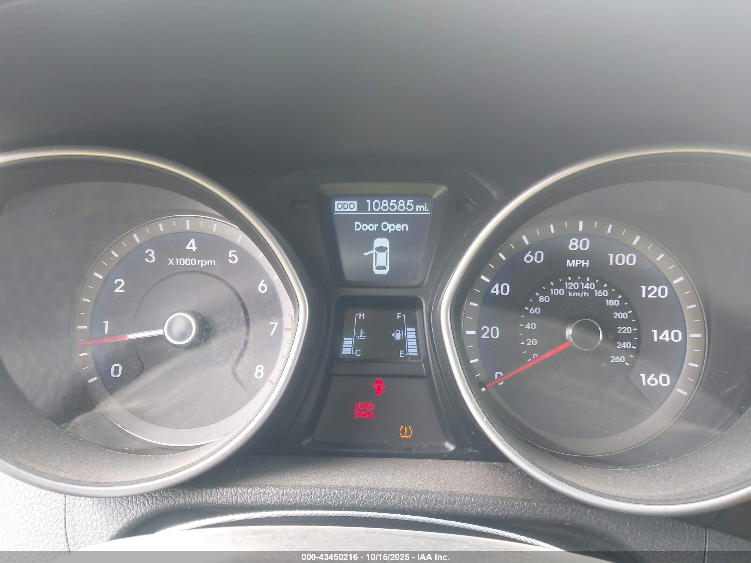 HYUNDAI ELANTRA image 7