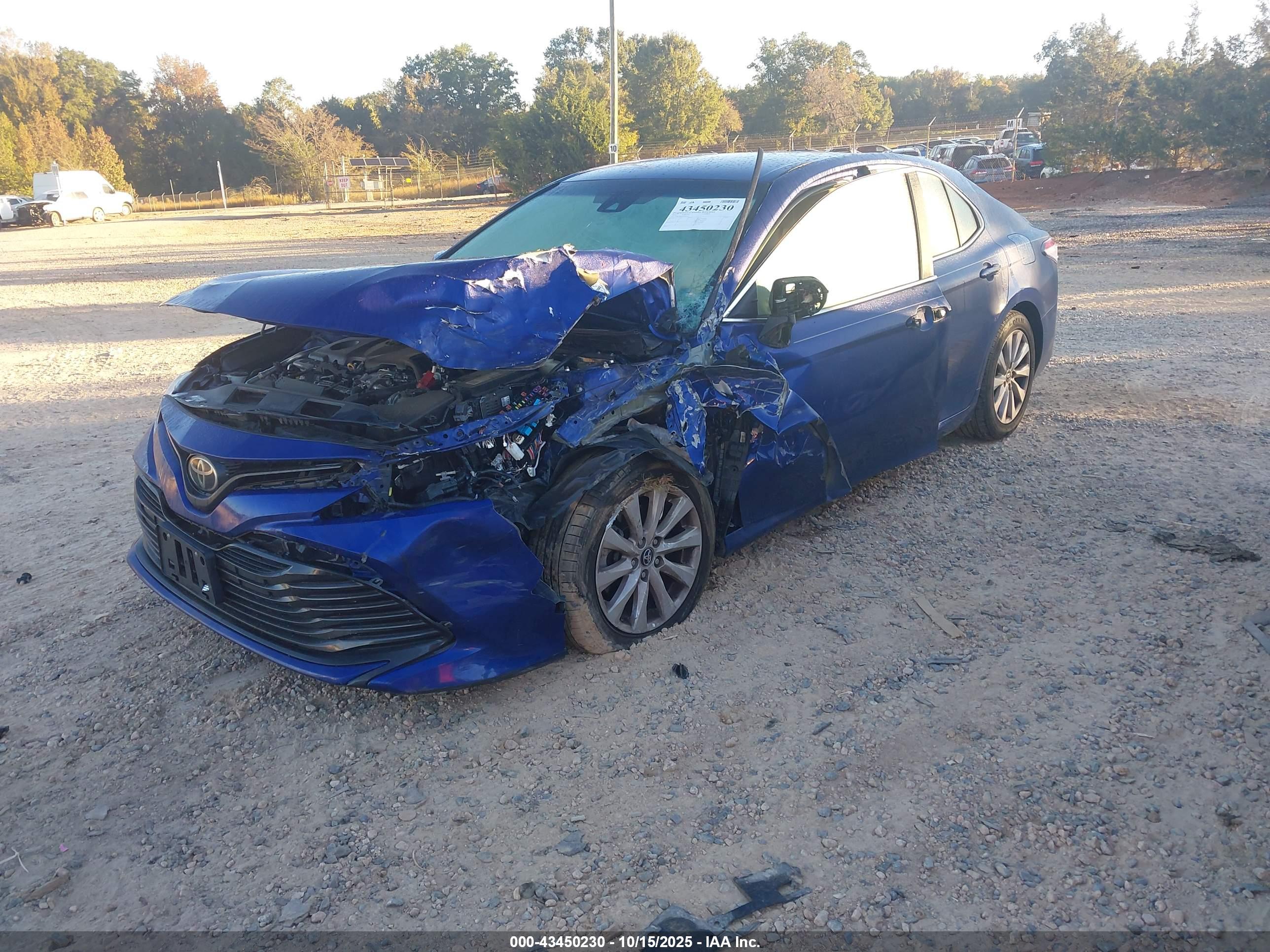 TOYOTA CAMRY image 2