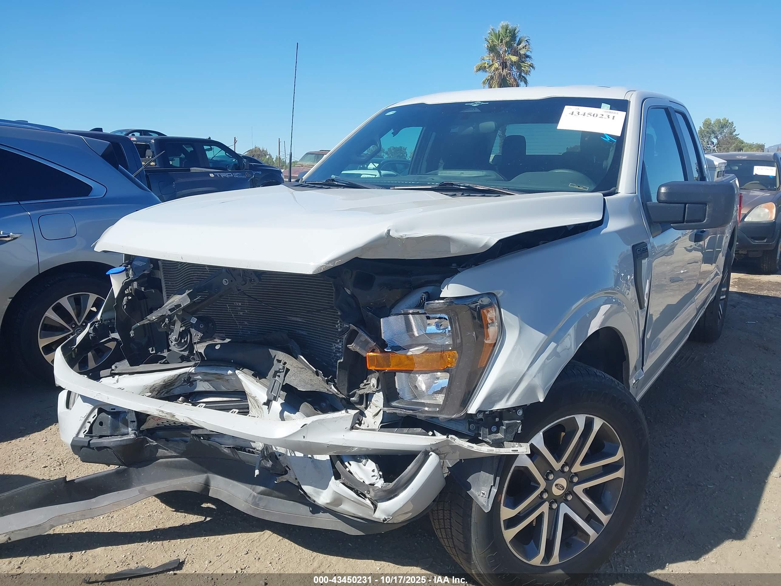 FORD F-150 image 2