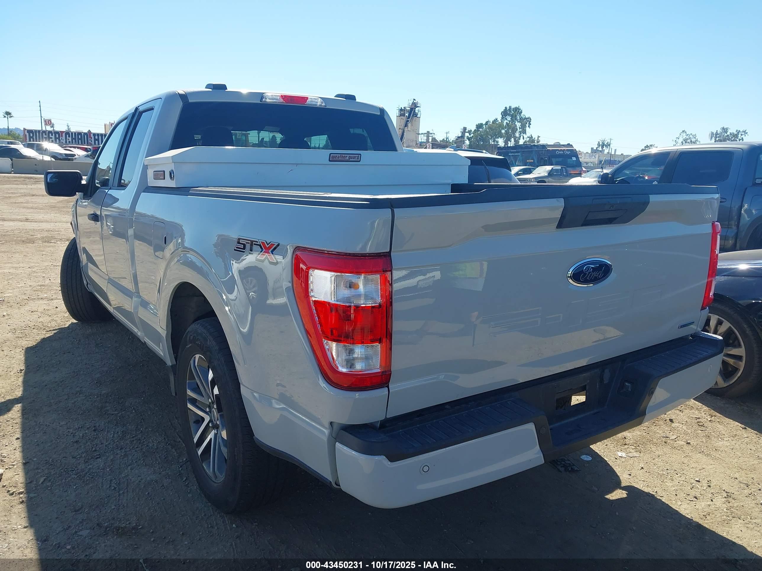 FORD F-150 image 3