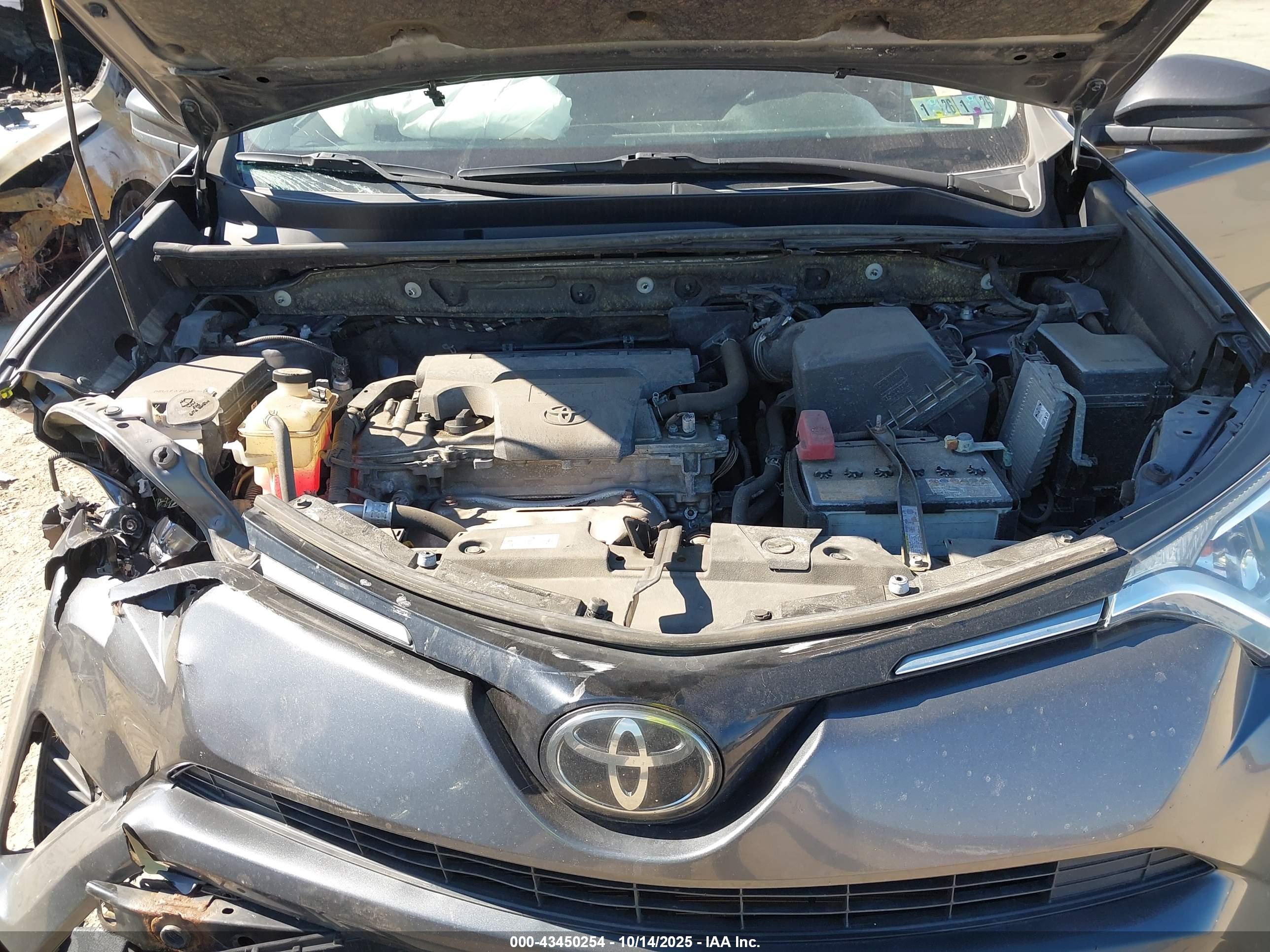 TOYOTA RAV4 image 10