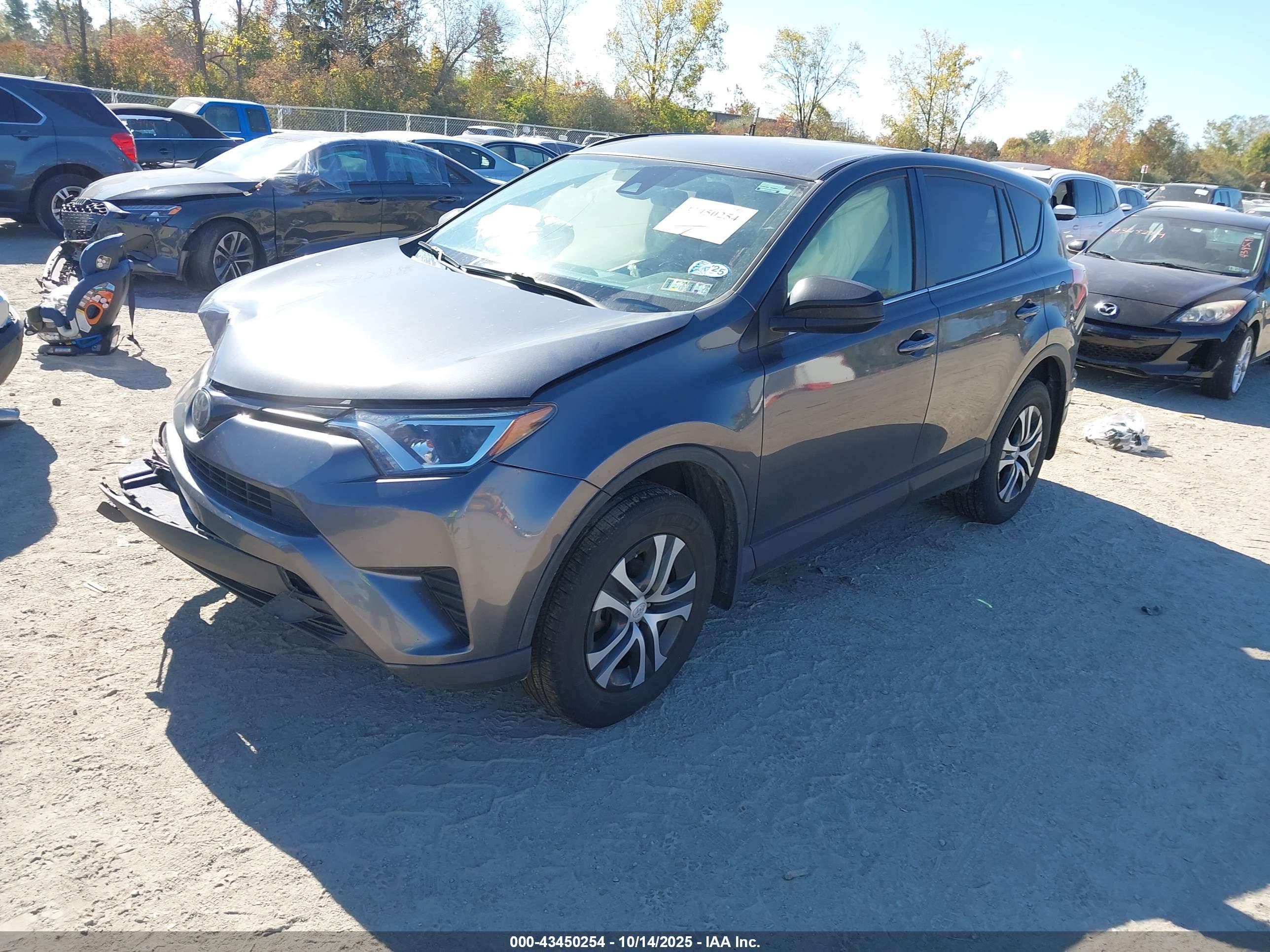 TOYOTA RAV4 image 2