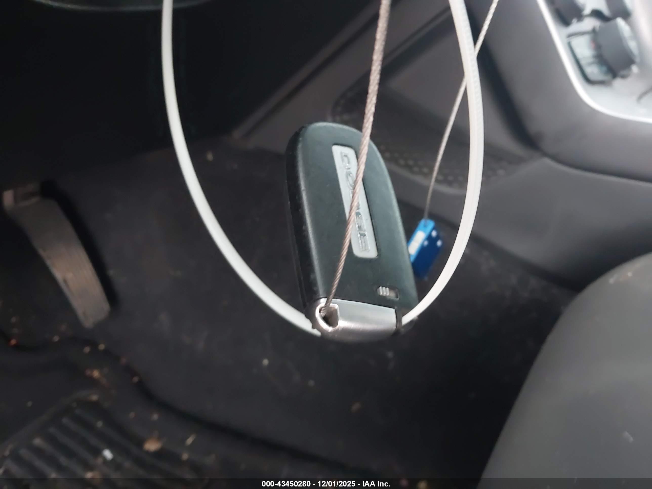 DODGE CHALLENGER image 11