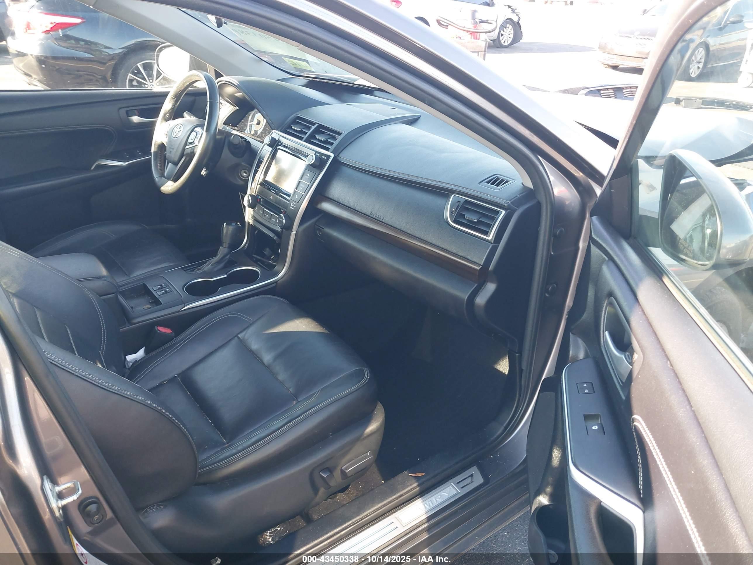 TOYOTA CAMRY image 5