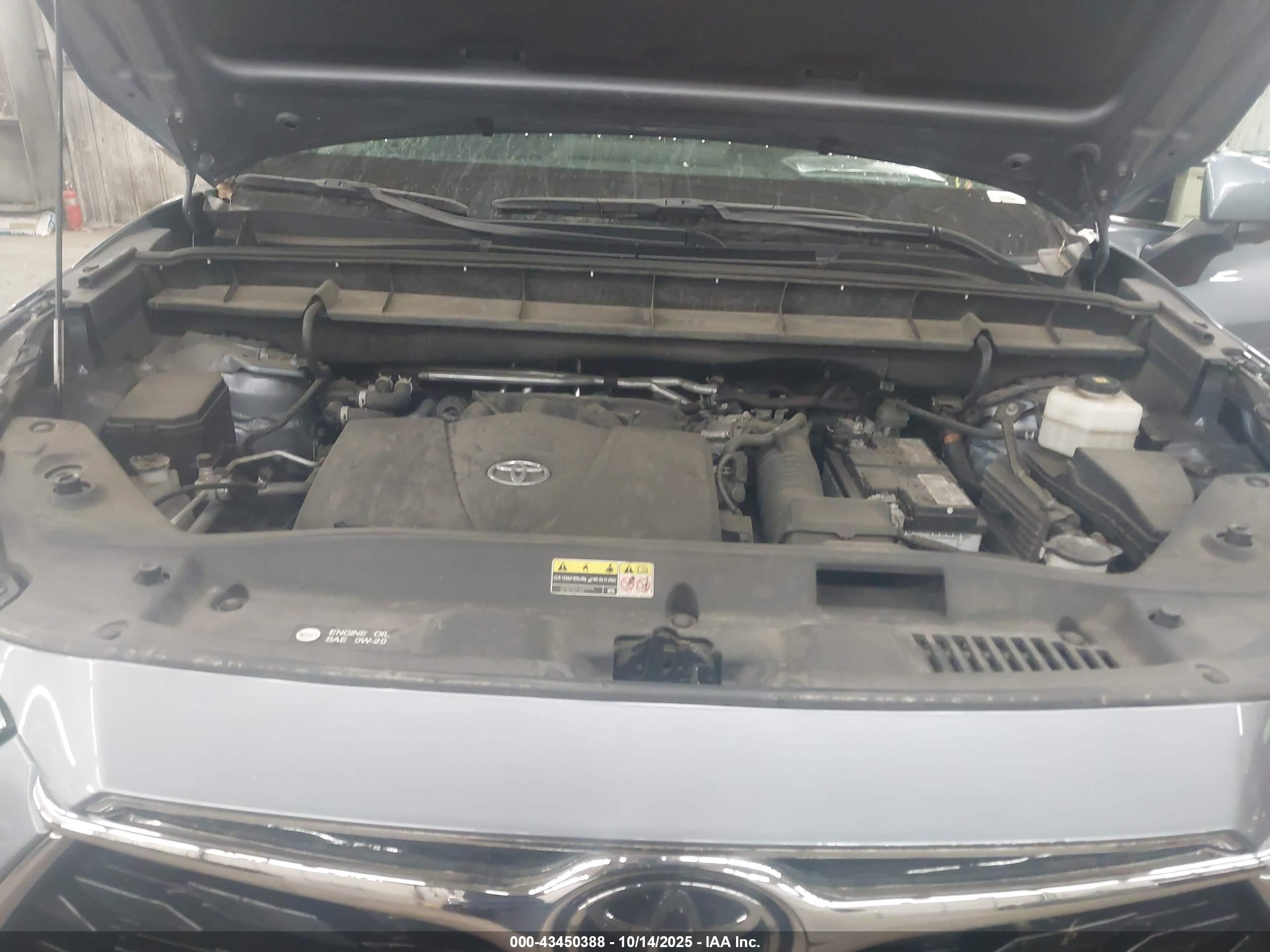 TOYOTA HIGHLANDER image 10