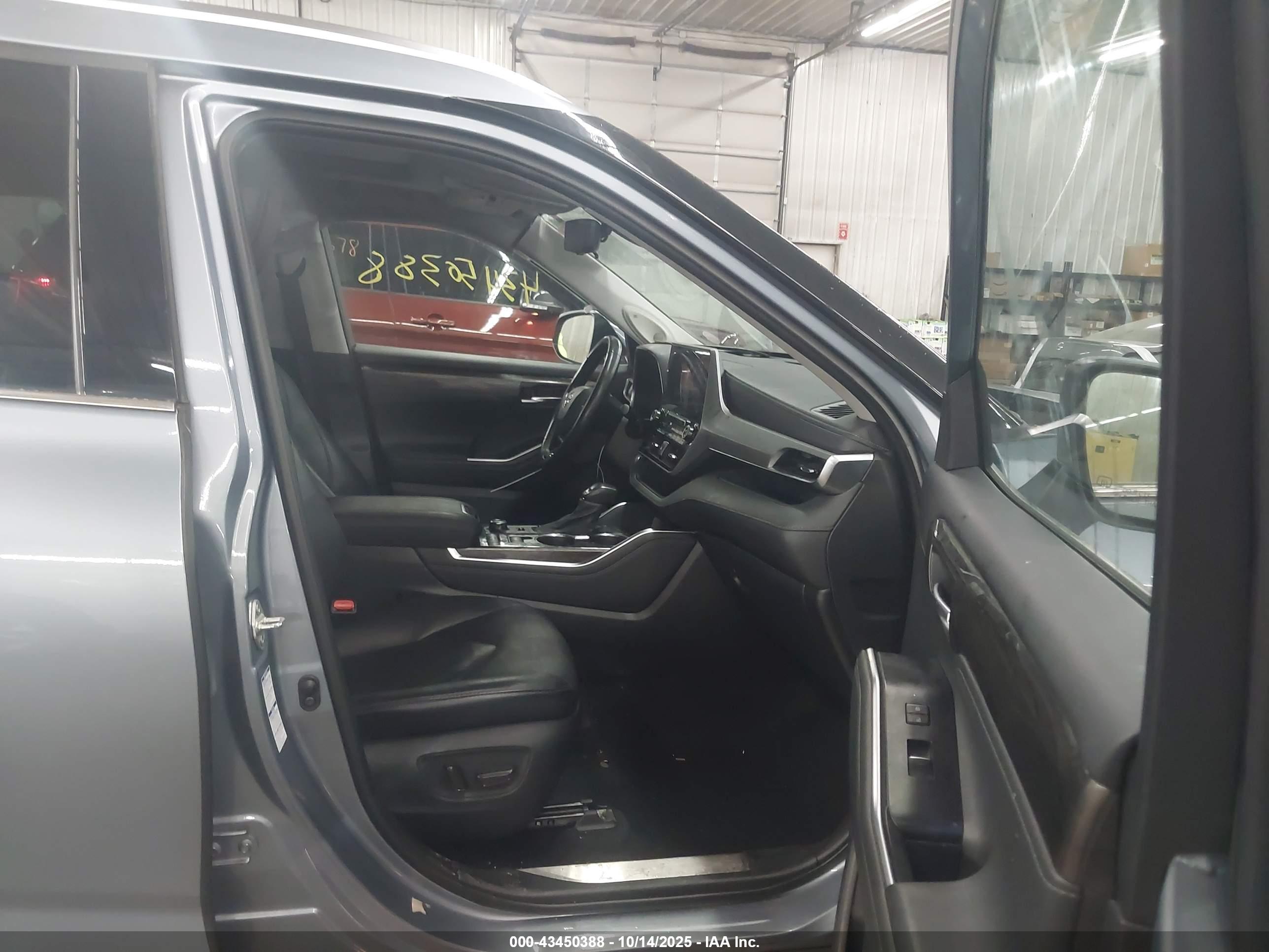 TOYOTA HIGHLANDER image 5