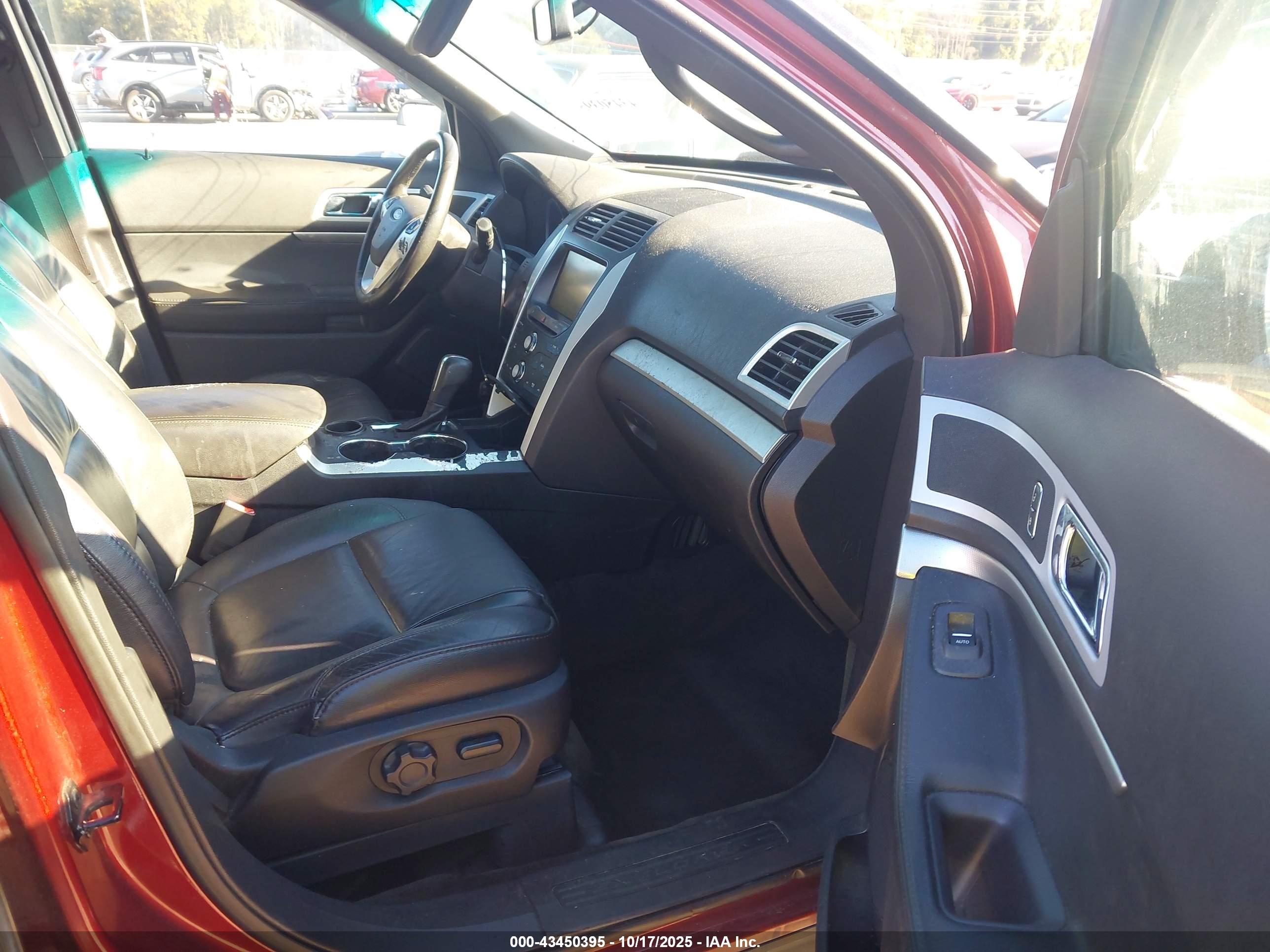 FORD EXPLORER image 5