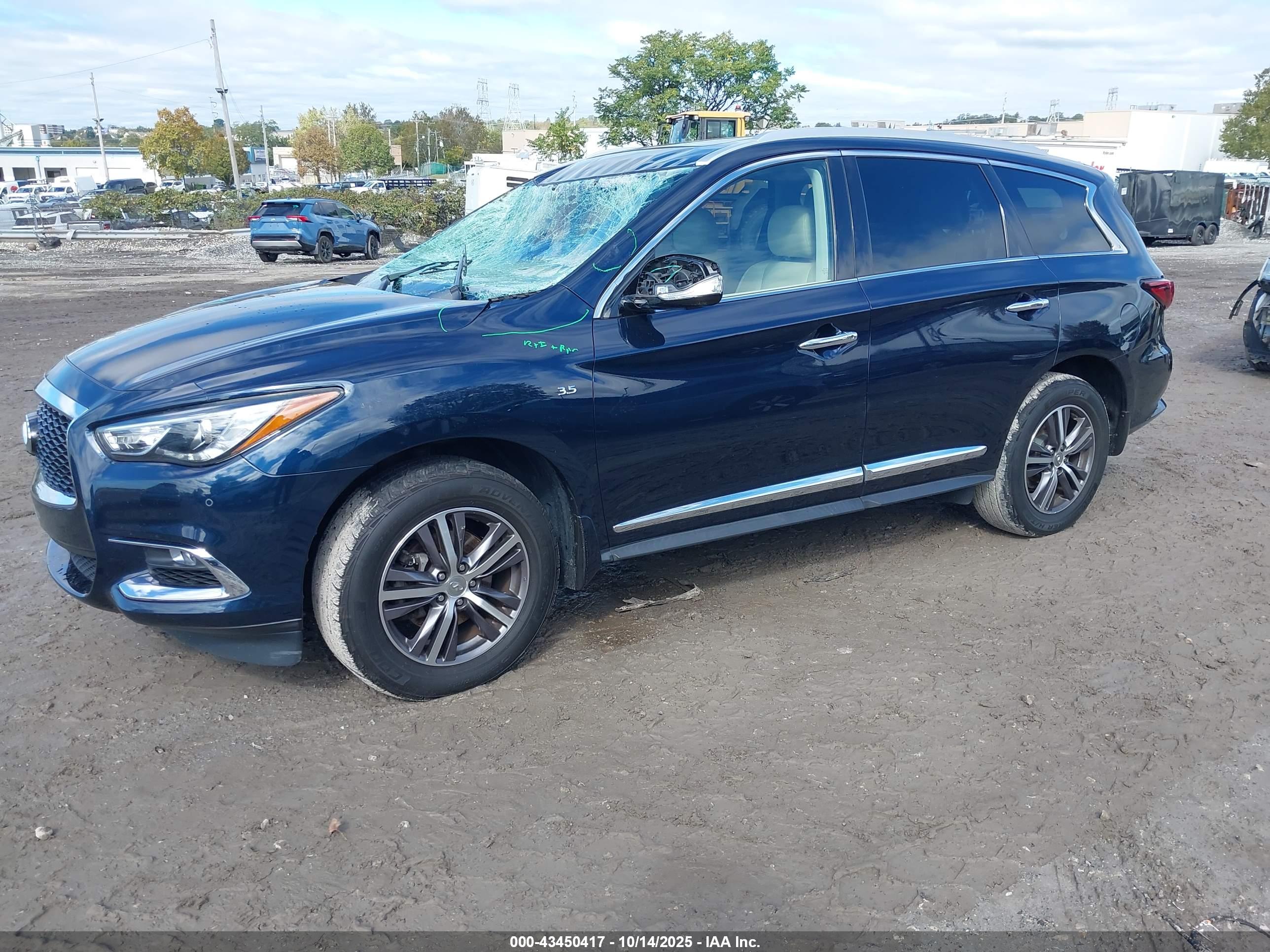 INFINITI QX60 image 2