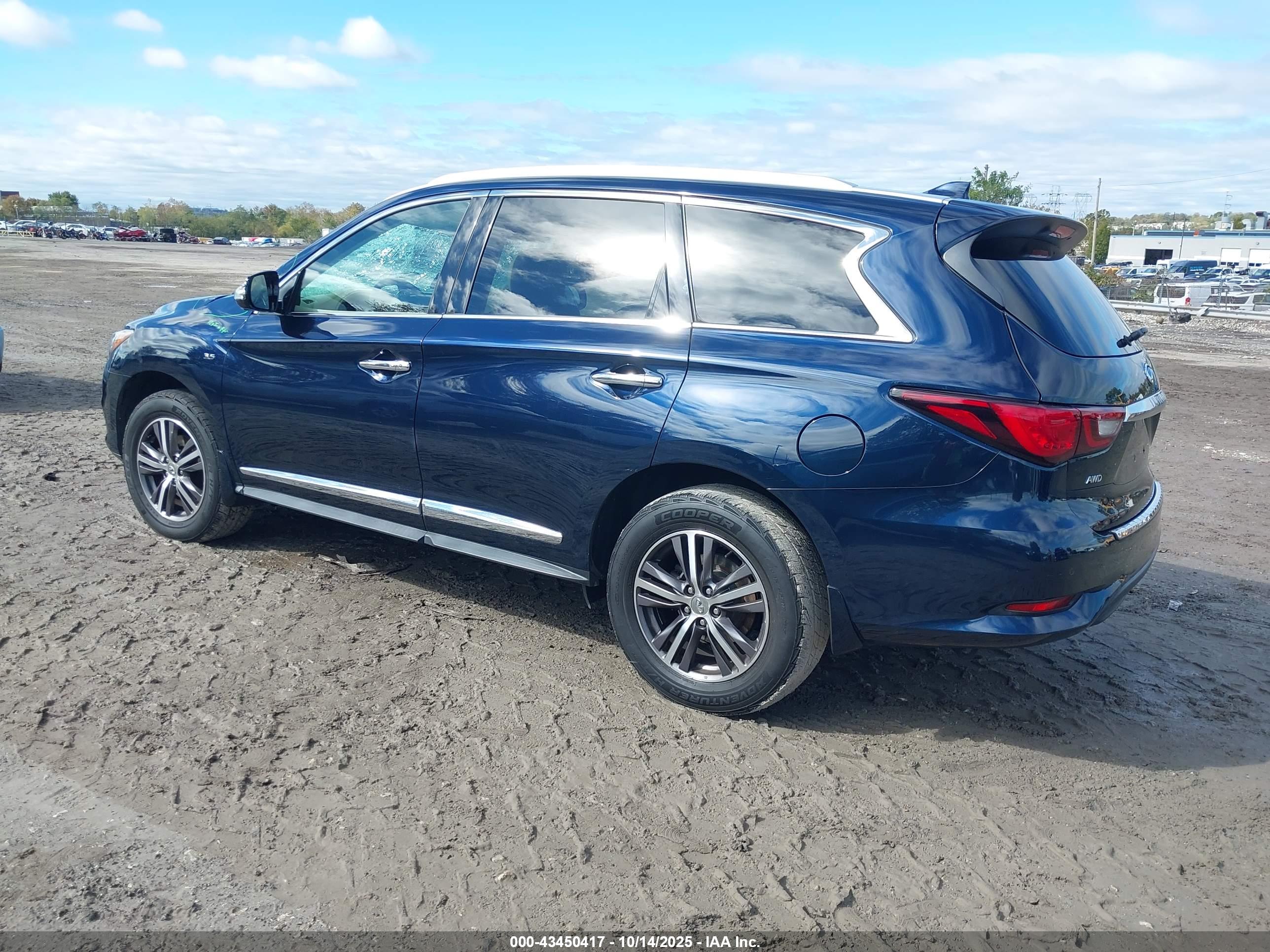 INFINITI QX60 image 3
