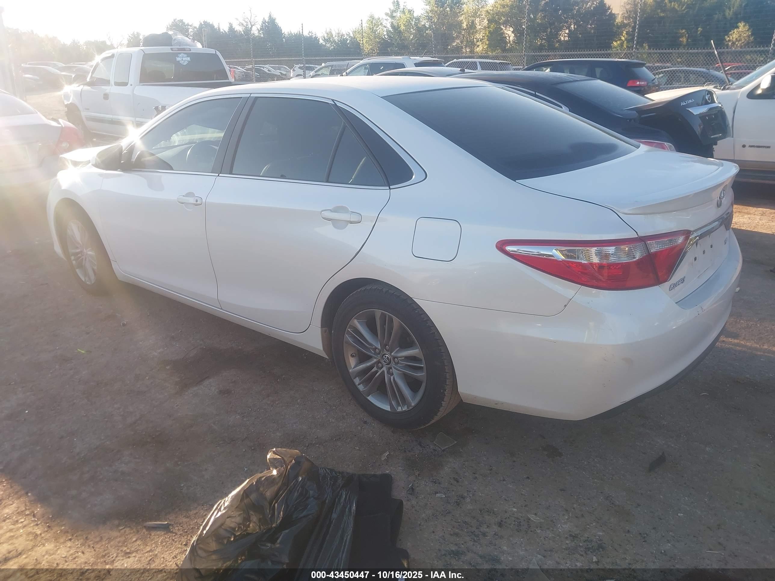 TOYOTA CAMRY image 3