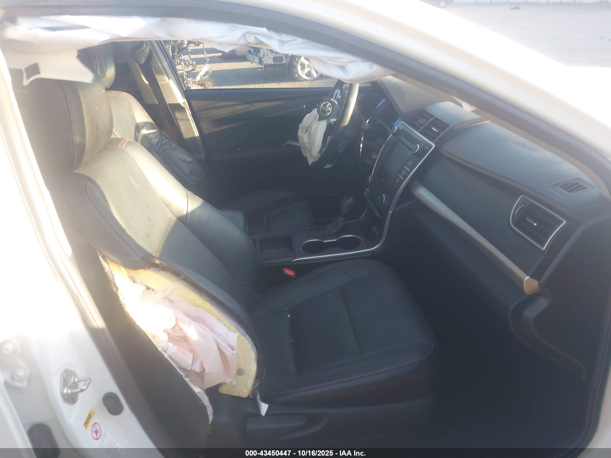 TOYOTA CAMRY image 5