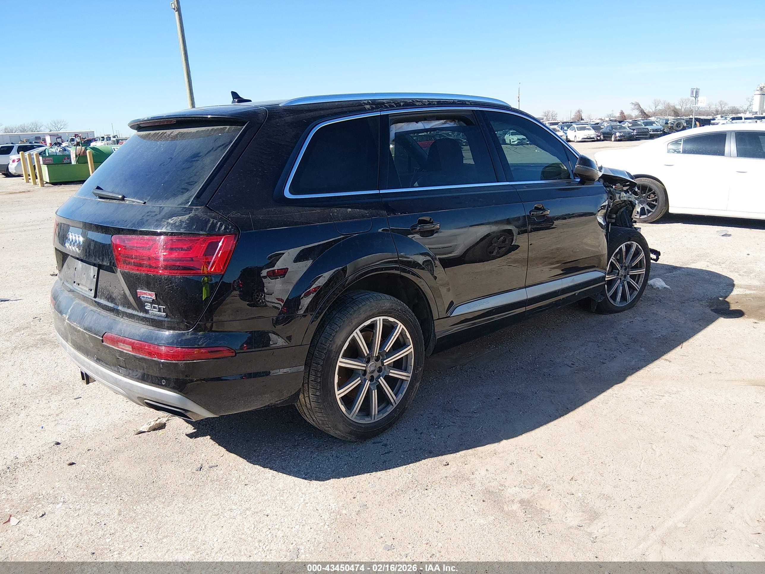 AUDI Q7 image 4