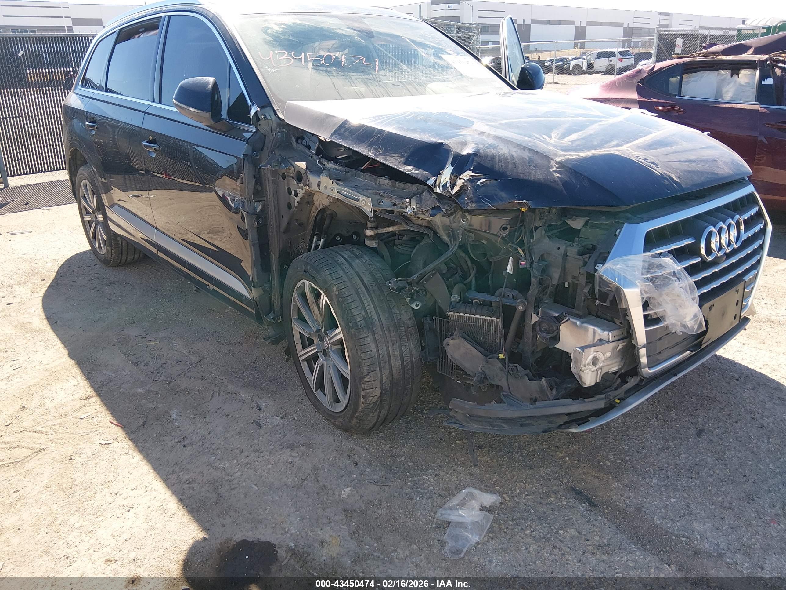 AUDI Q7 image 6