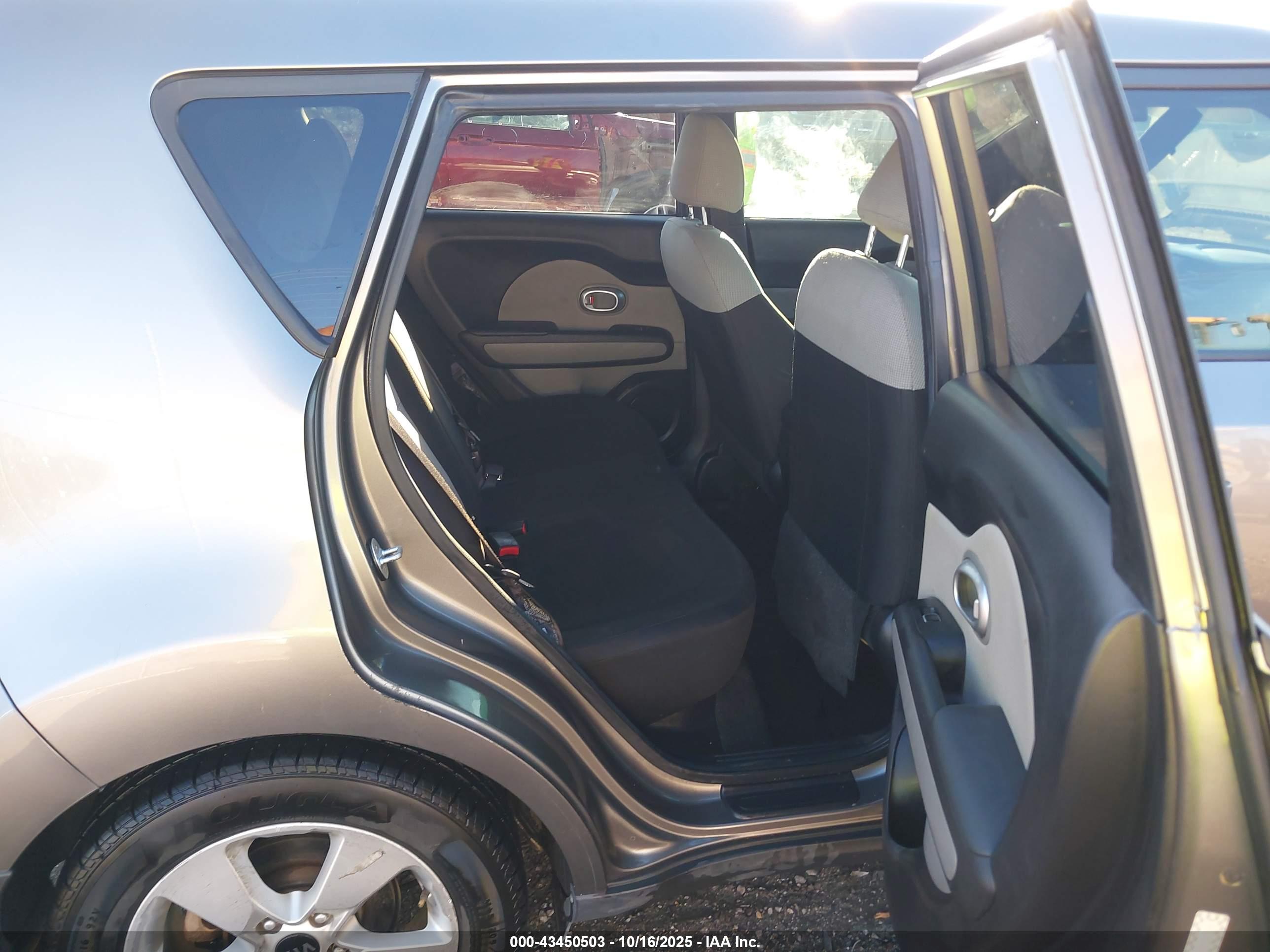 KIA SOUL image 8