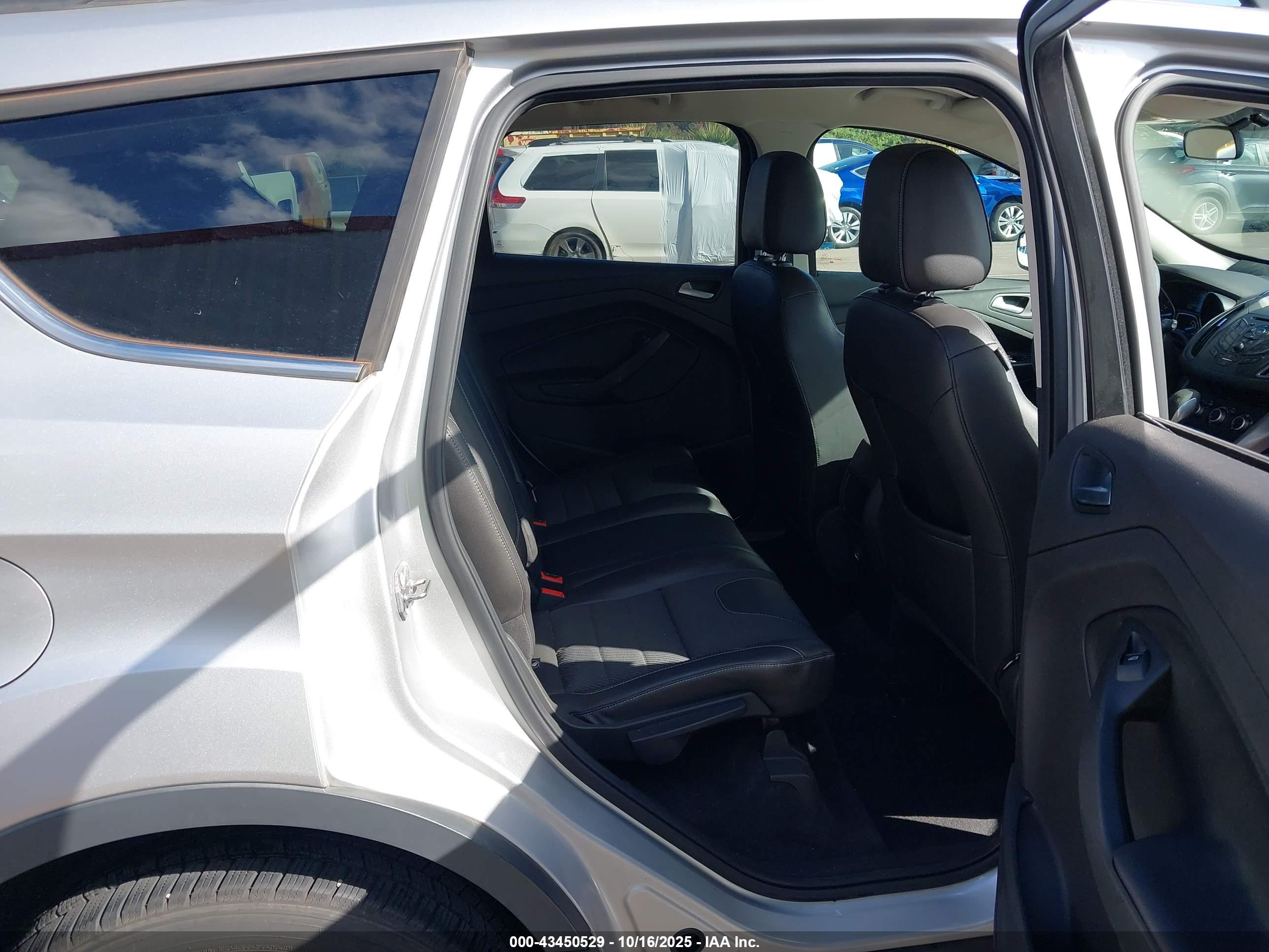 FORD ESCAPE image 8