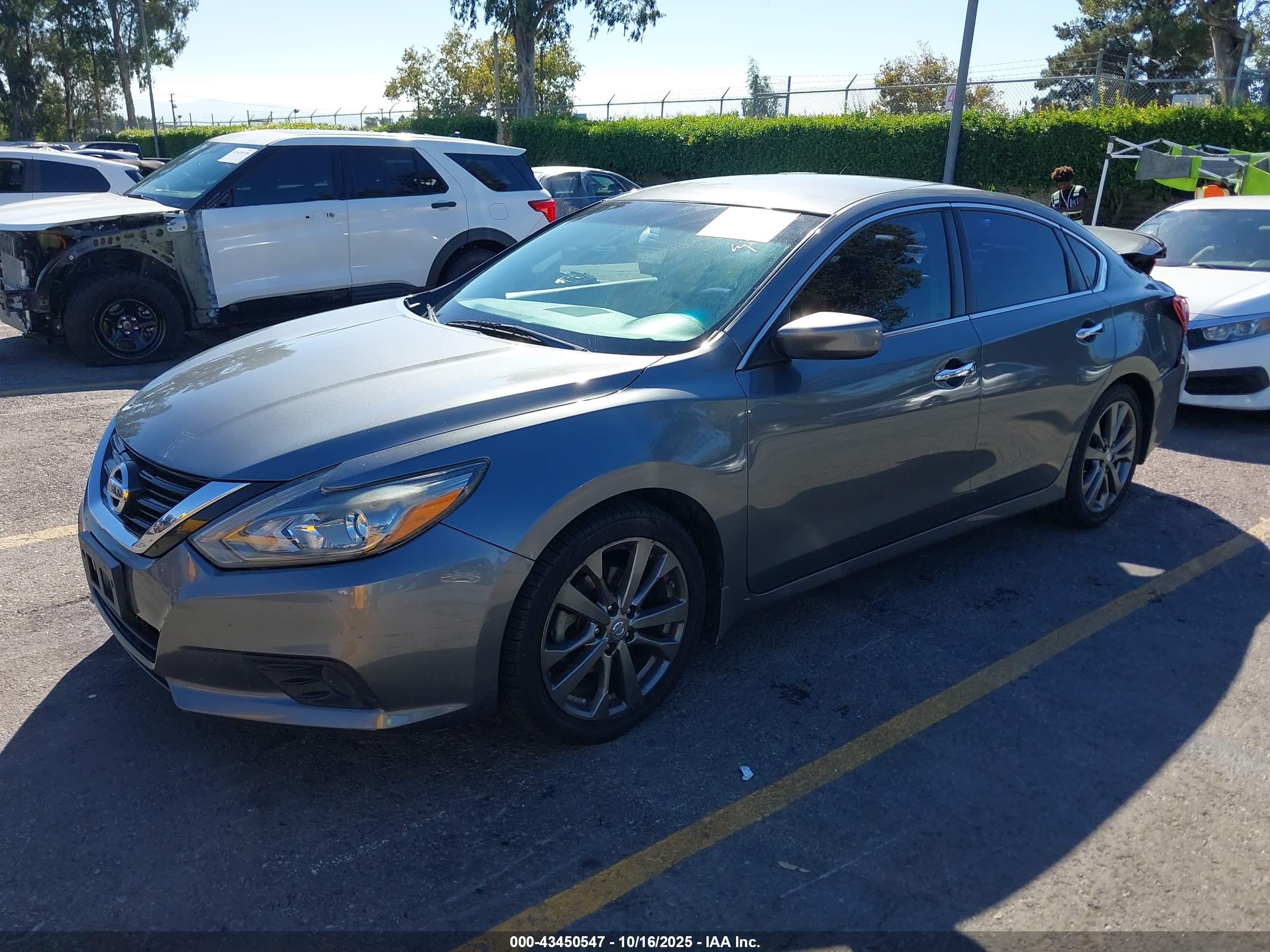 NISSAN ALTIMA image 2
